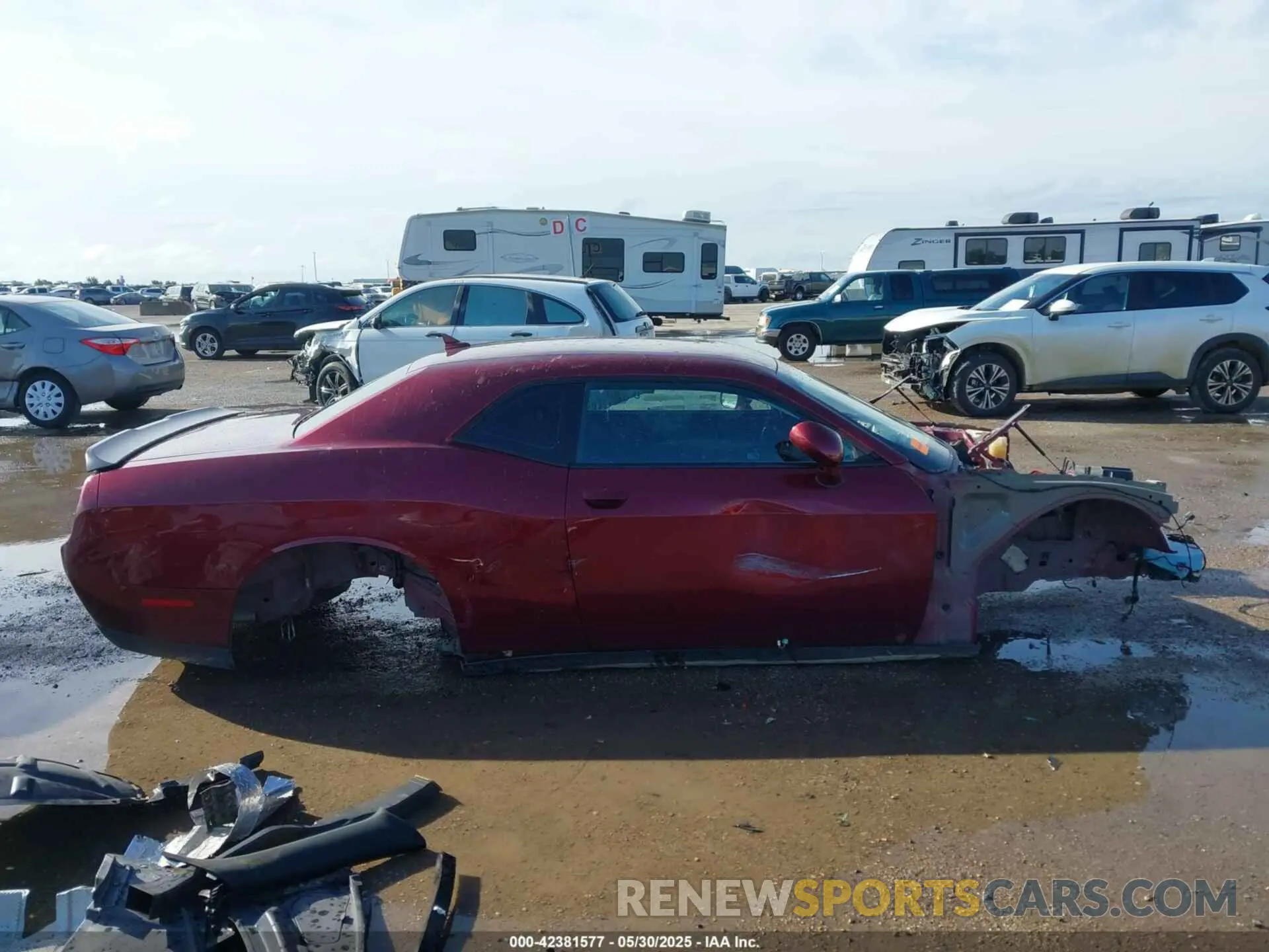 13 Photograph of a damaged car 2C3CDZFJ5MH586898 DODGE CHALLENGER 2021