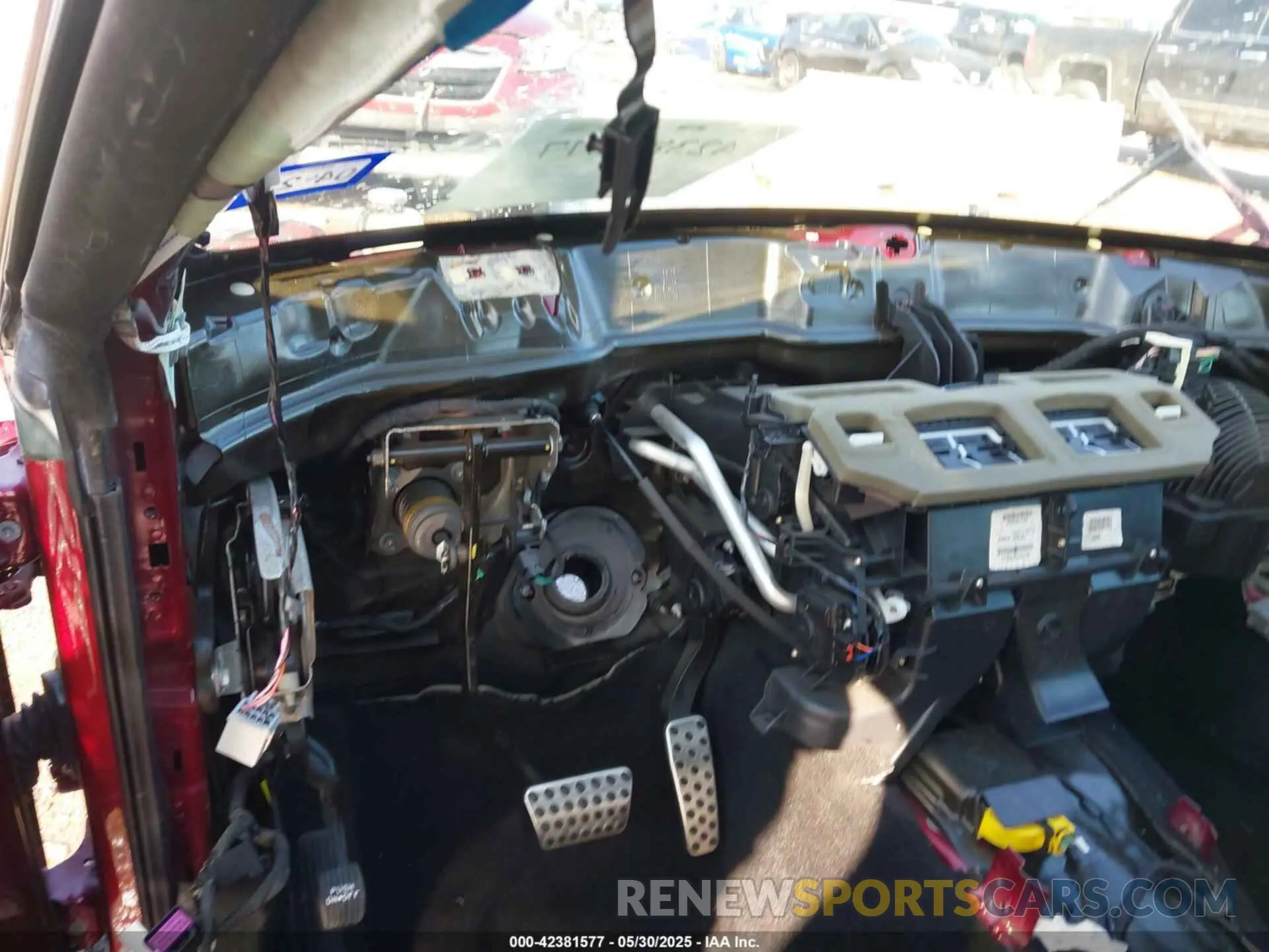 15 Photograph of a damaged car 2C3CDZFJ5MH586898 DODGE CHALLENGER 2021