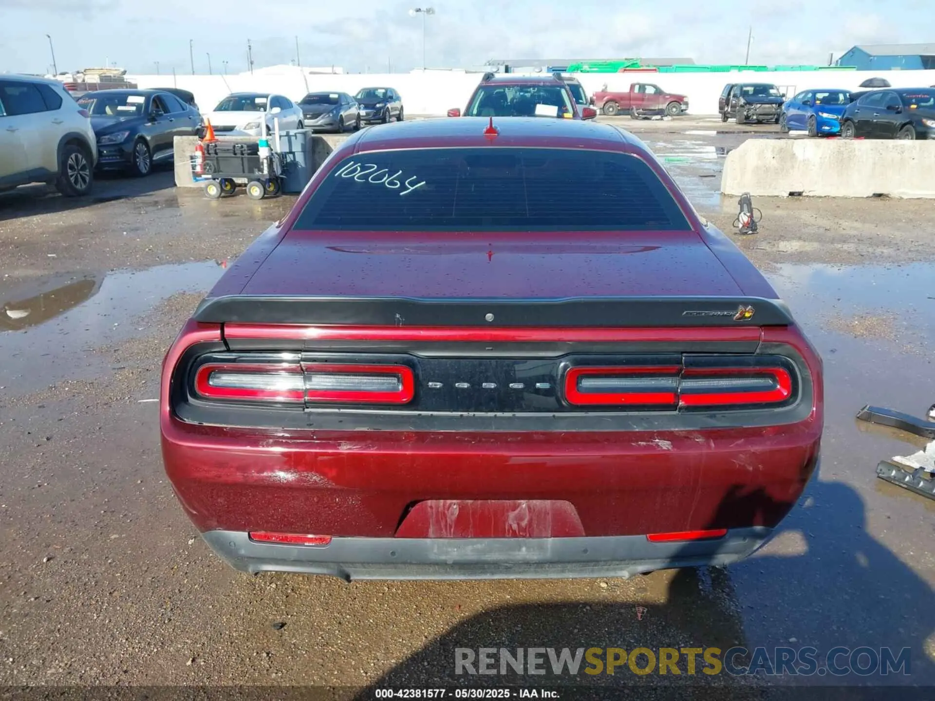 16 Photograph of a damaged car 2C3CDZFJ5MH586898 DODGE CHALLENGER 2021