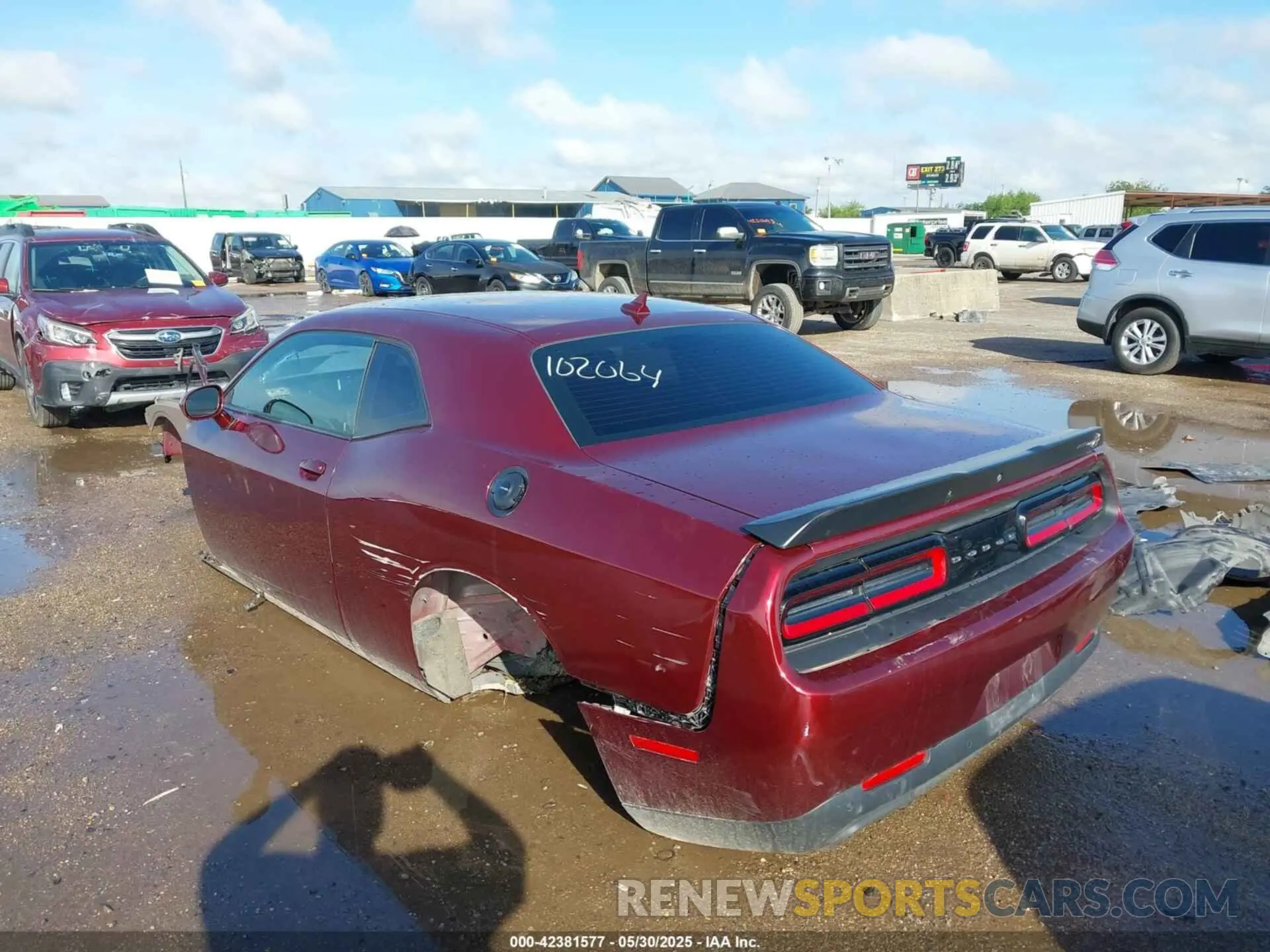 3 Photograph of a damaged car 2C3CDZFJ5MH586898 DODGE CHALLENGER 2021
