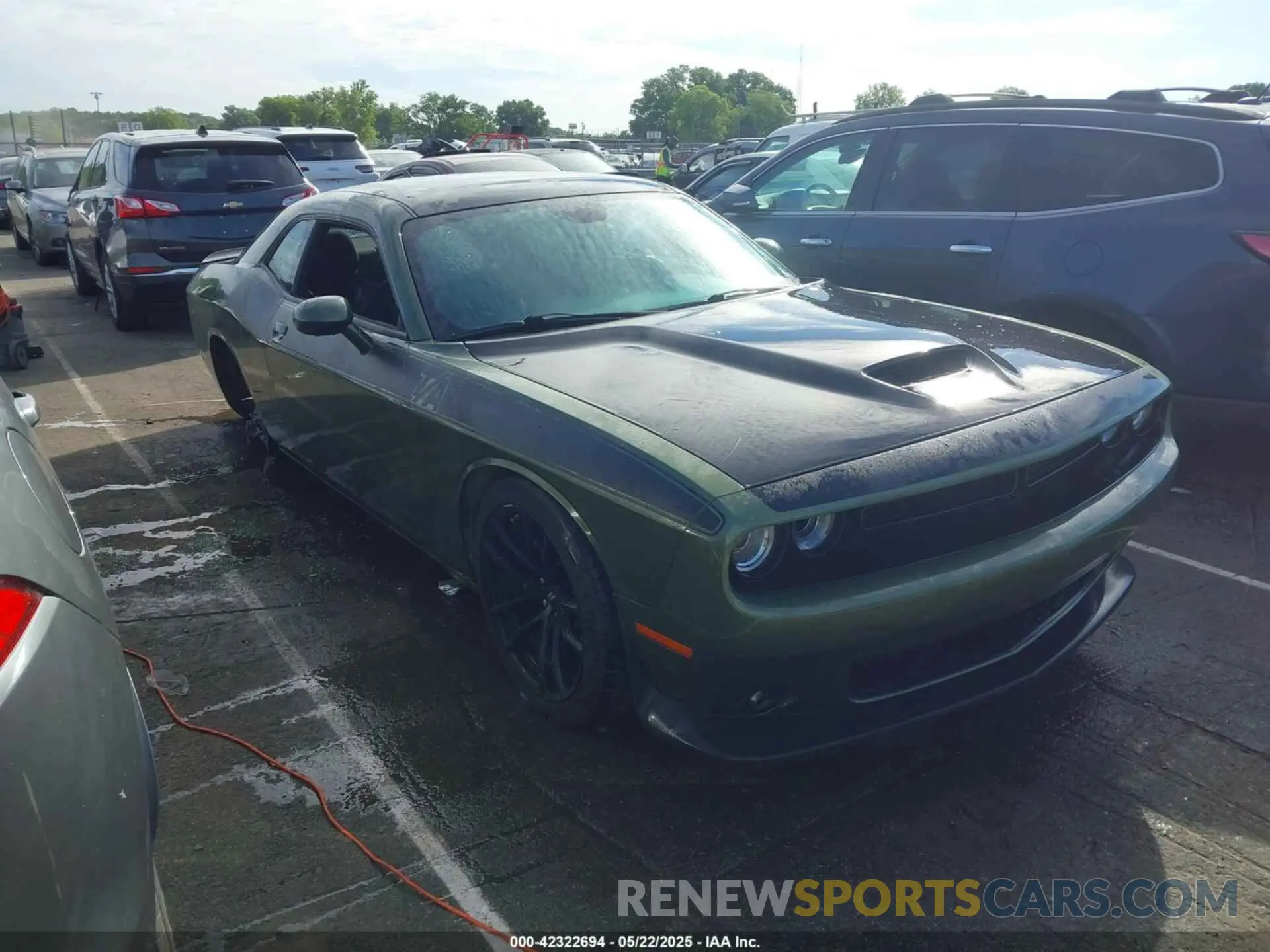 1 Photograph of a damaged car 2C3CDZFJ5MH610147 DODGE CHALLENGER 2021