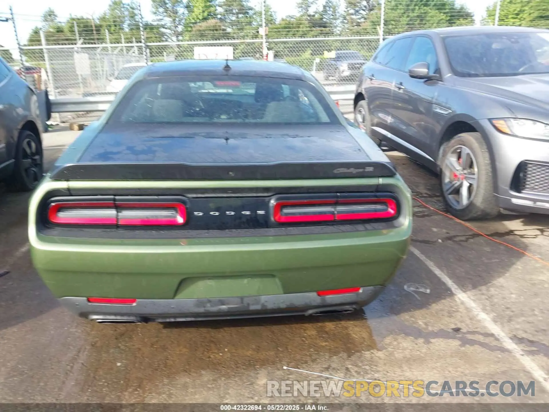 16 Photograph of a damaged car 2C3CDZFJ5MH610147 DODGE CHALLENGER 2021