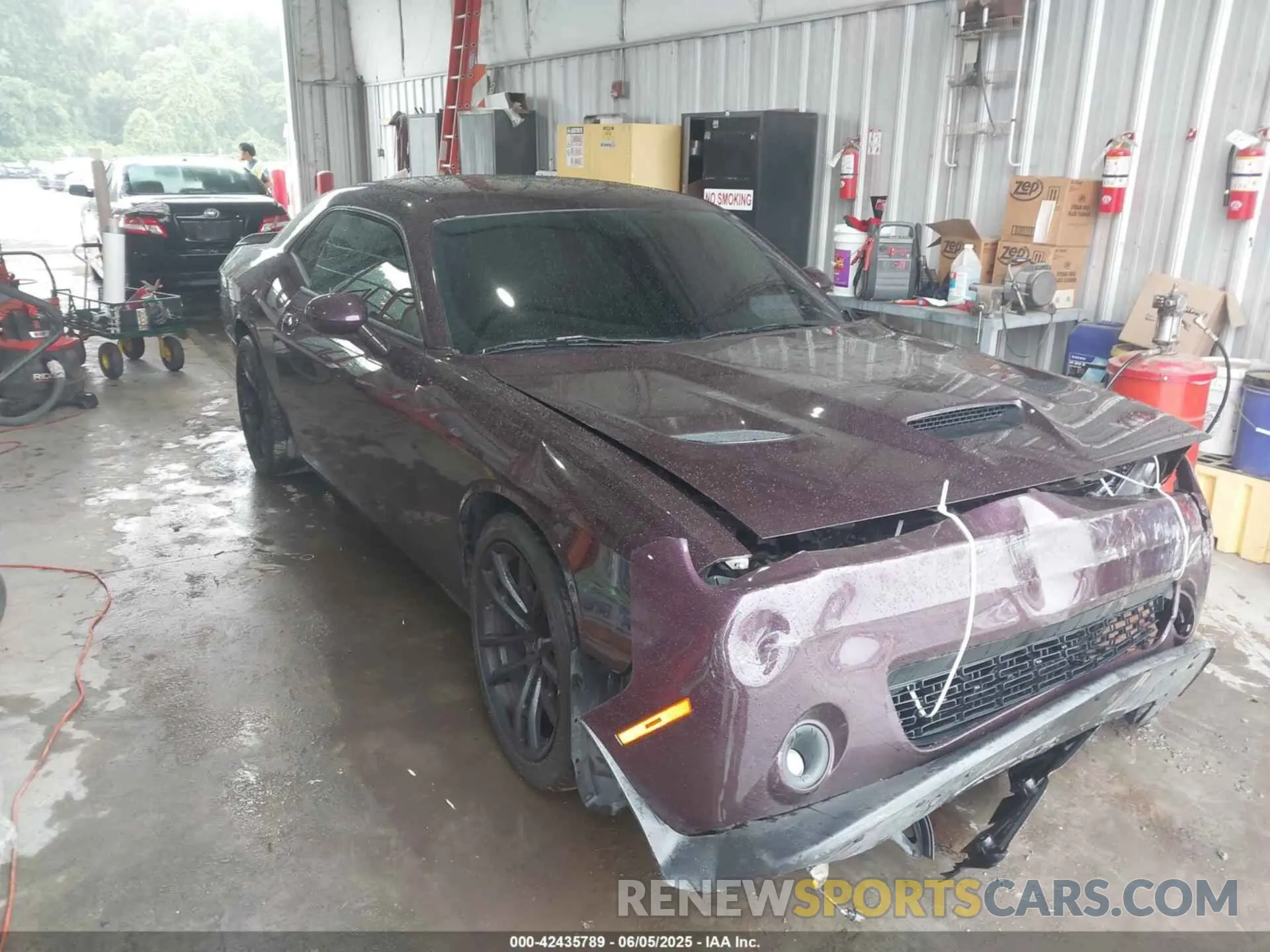 1 Photograph of a damaged car 2C3CDZFJ9MH620292 DODGE CHALLENGER 2021