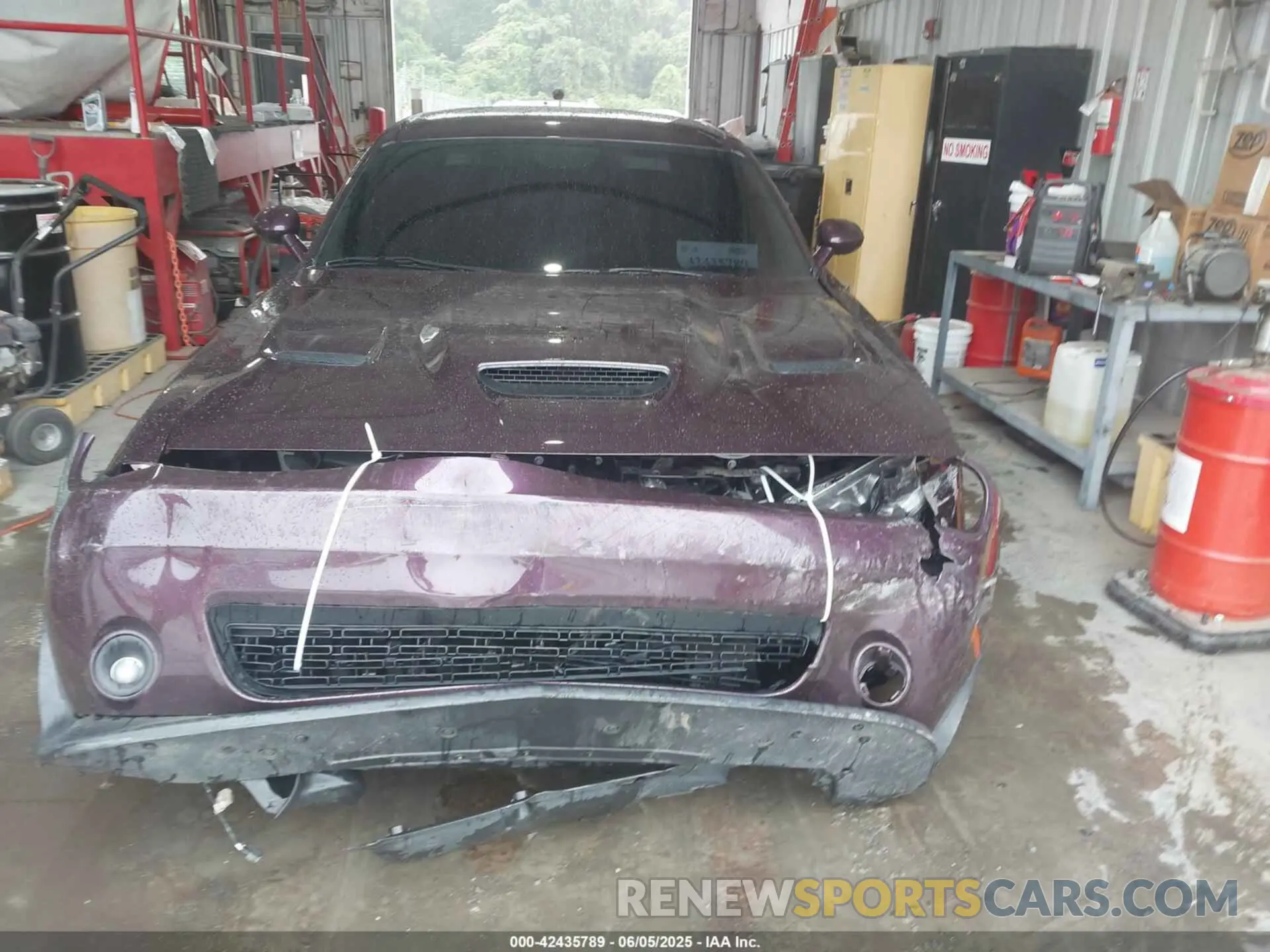 12 Photograph of a damaged car 2C3CDZFJ9MH620292 DODGE CHALLENGER 2021