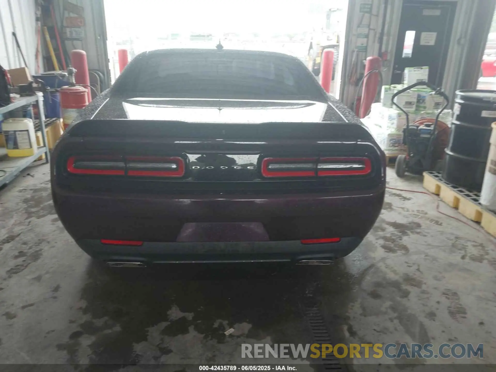 16 Photograph of a damaged car 2C3CDZFJ9MH620292 DODGE CHALLENGER 2021