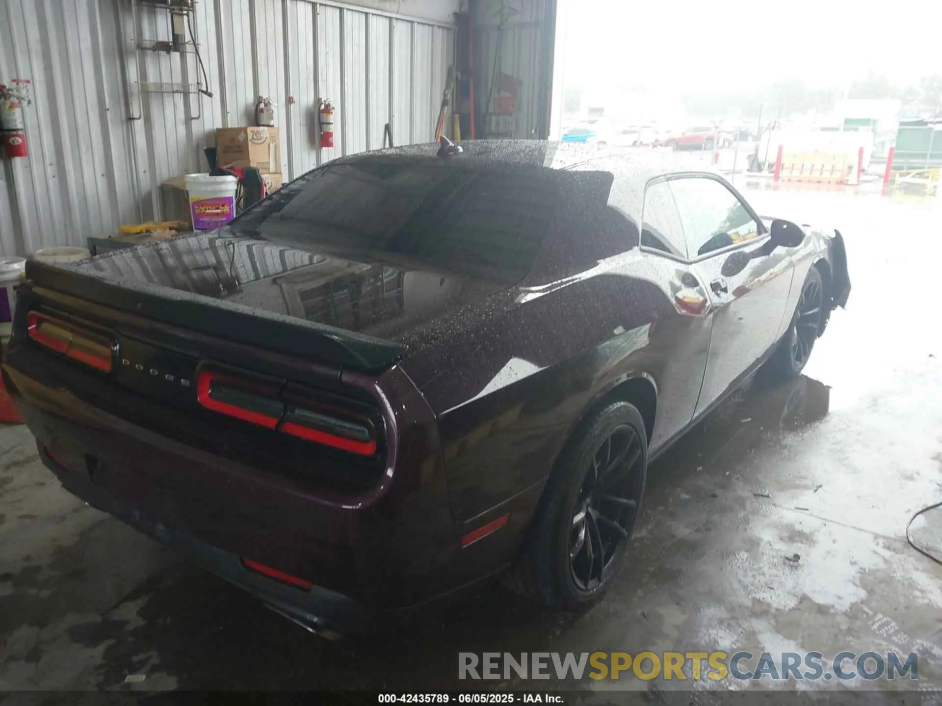 4 Photograph of a damaged car 2C3CDZFJ9MH620292 DODGE CHALLENGER 2021