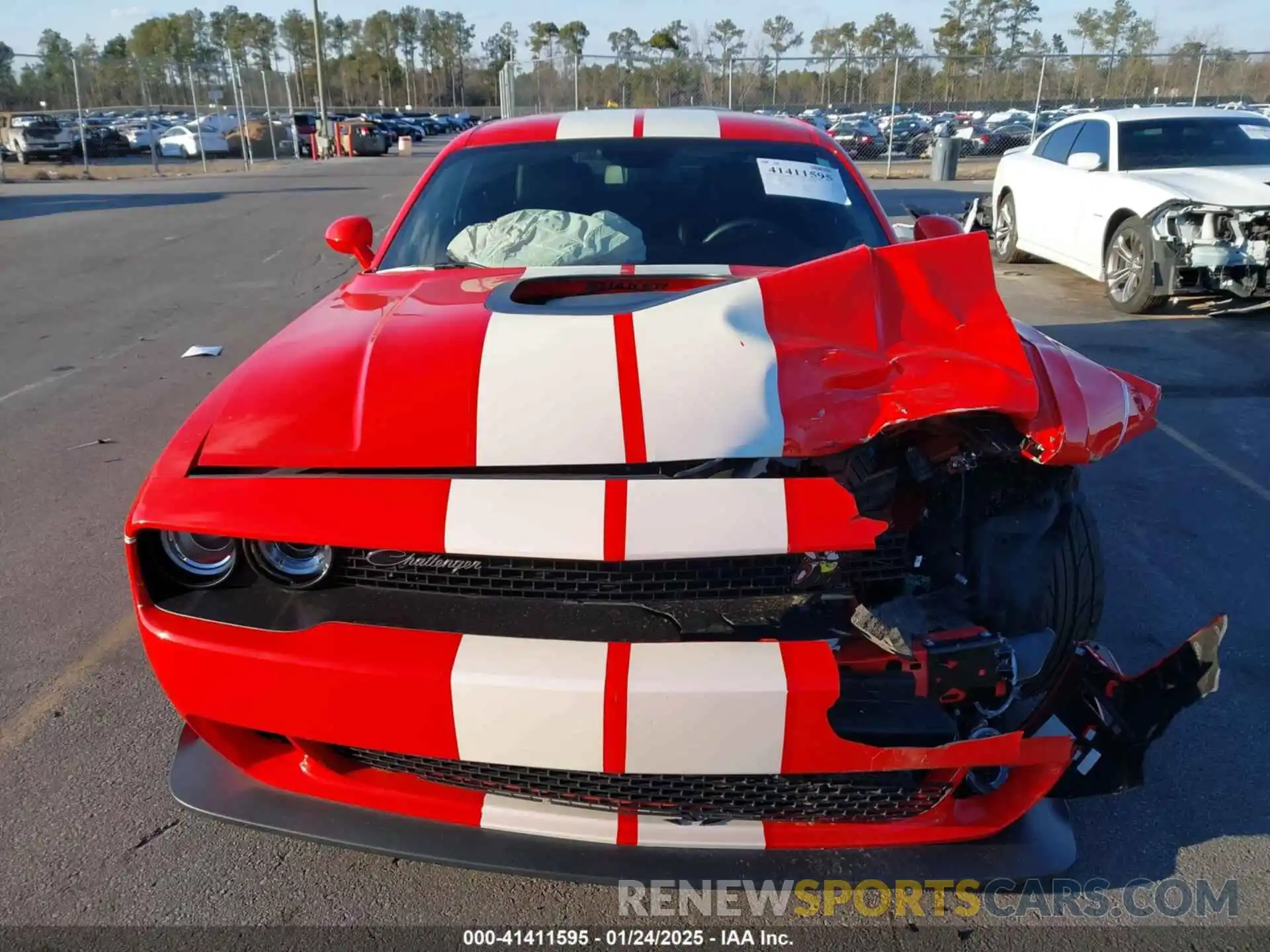 13 Photograph of a damaged car 2C3CDZFJ9MH637240 DODGE CHALLENGER 2021