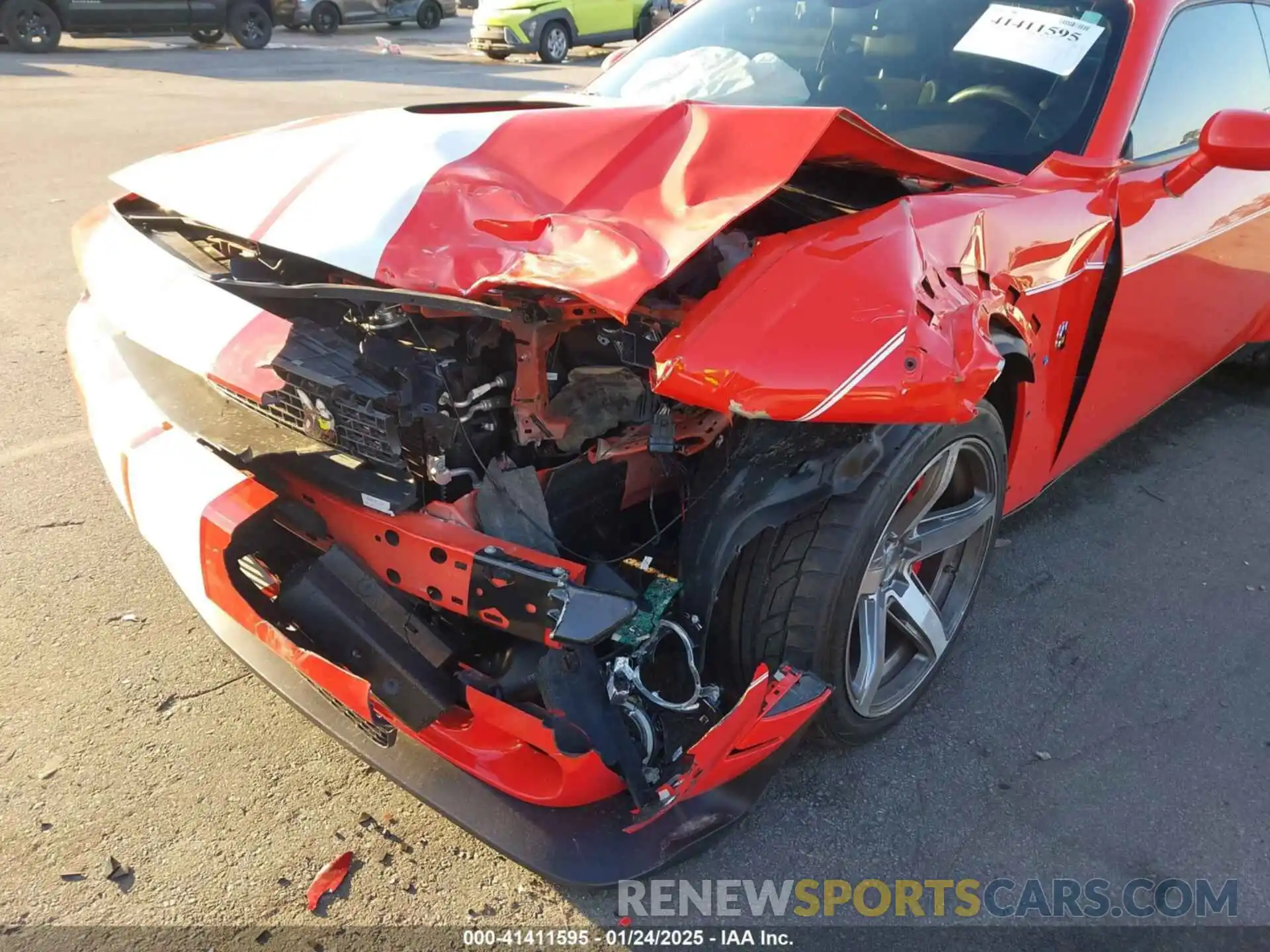 6 Photograph of a damaged car 2C3CDZFJ9MH637240 DODGE CHALLENGER 2021