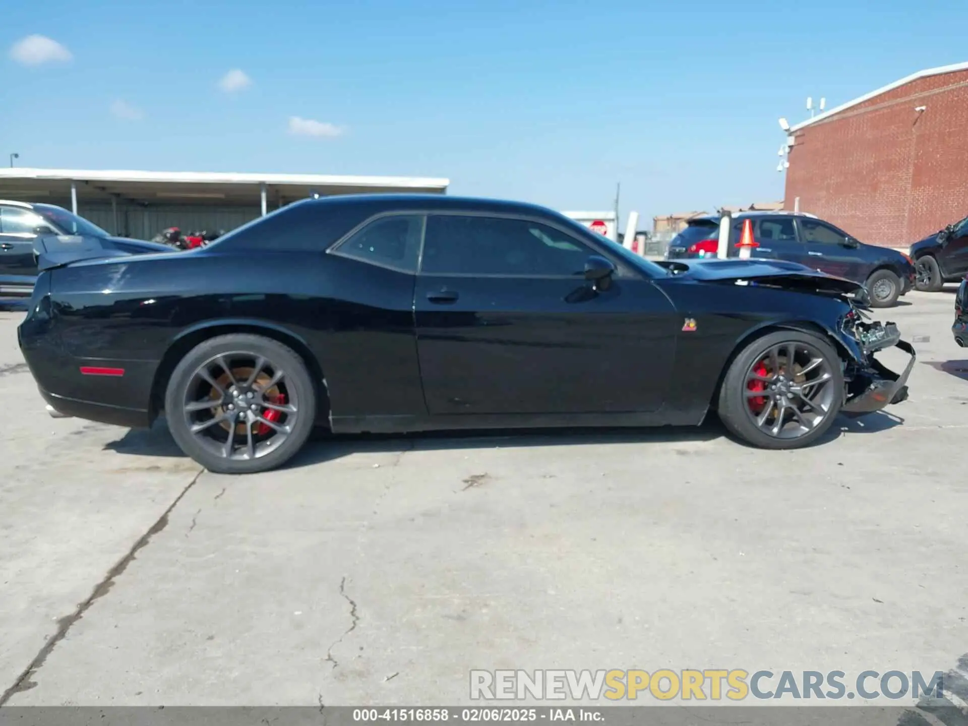 13 Photograph of a damaged car 2C3CDZFJXMH509833 DODGE CHALLENGER 2021