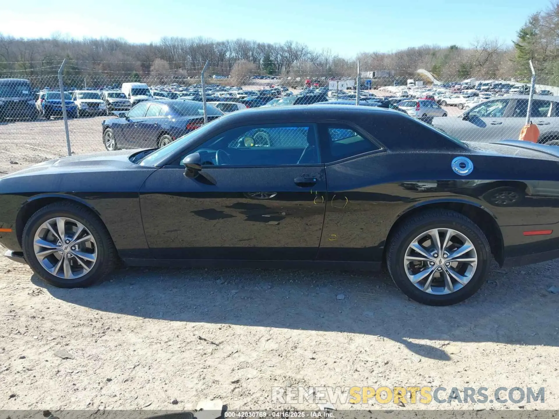 15 Photograph of a damaged car 2C3CDZGG0MH560955 DODGE CHALLENGER 2021