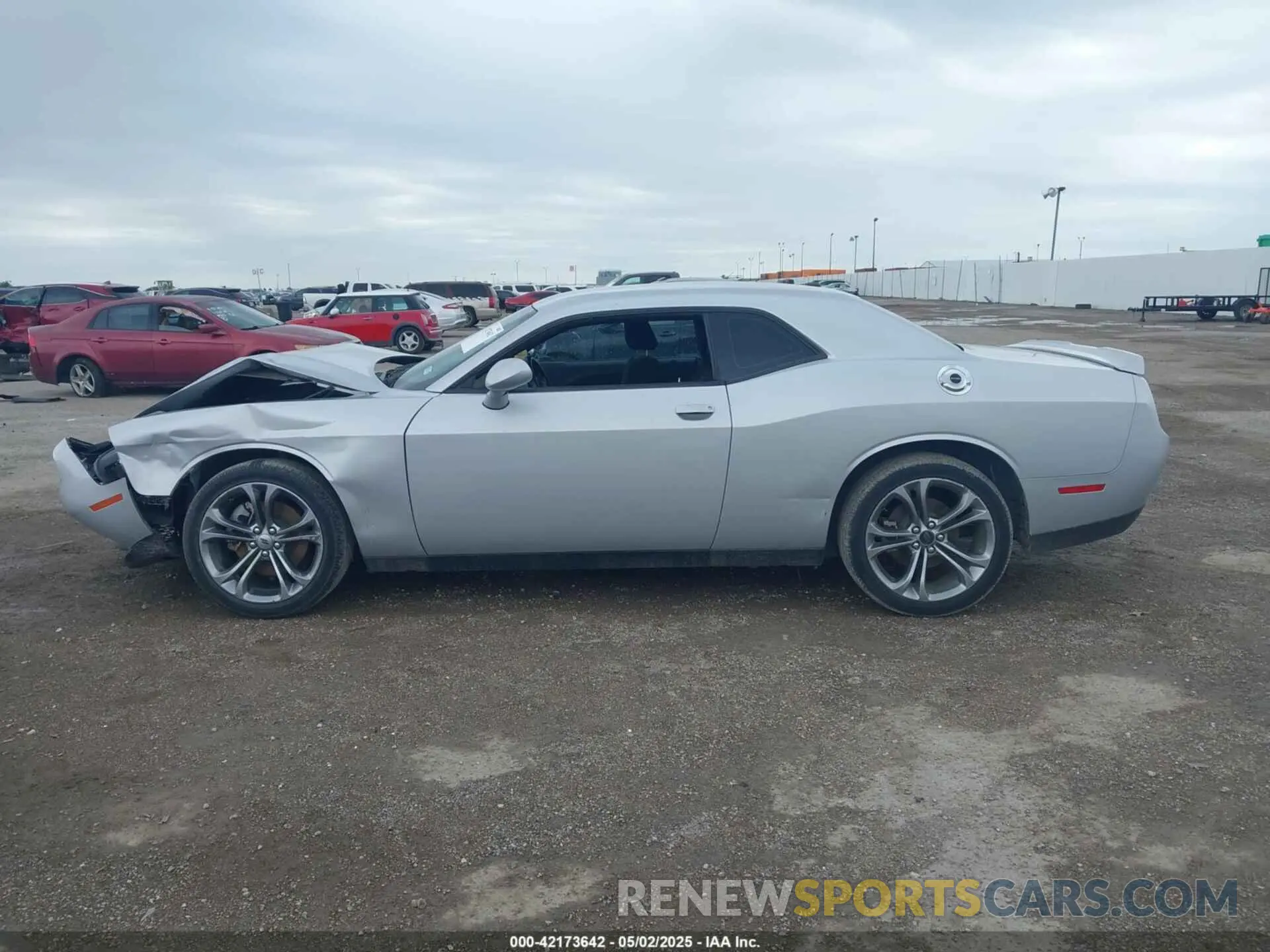 13 Photograph of a damaged car 2C3CDZGG4MH600339 DODGE CHALLENGER 2021