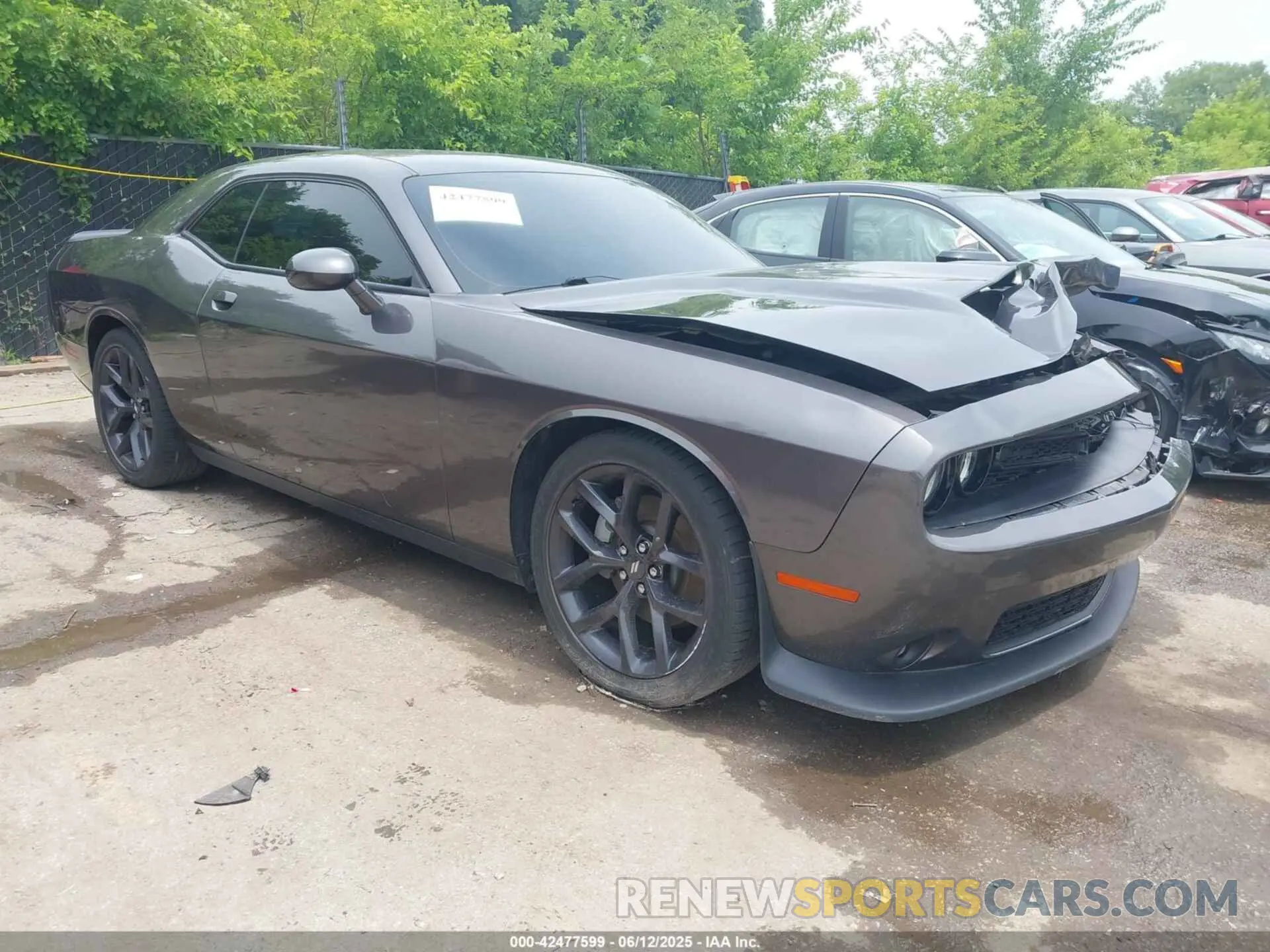 1 Photograph of a damaged car 2C3CDZJG0MH619219 DODGE CHALLENGER 2021