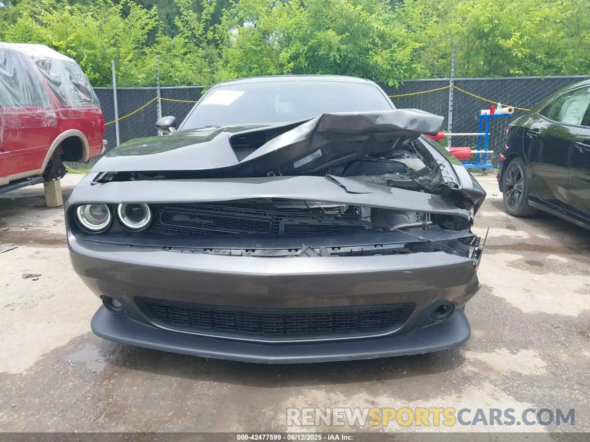 13 Photograph of a damaged car 2C3CDZJG0MH619219 DODGE CHALLENGER 2021