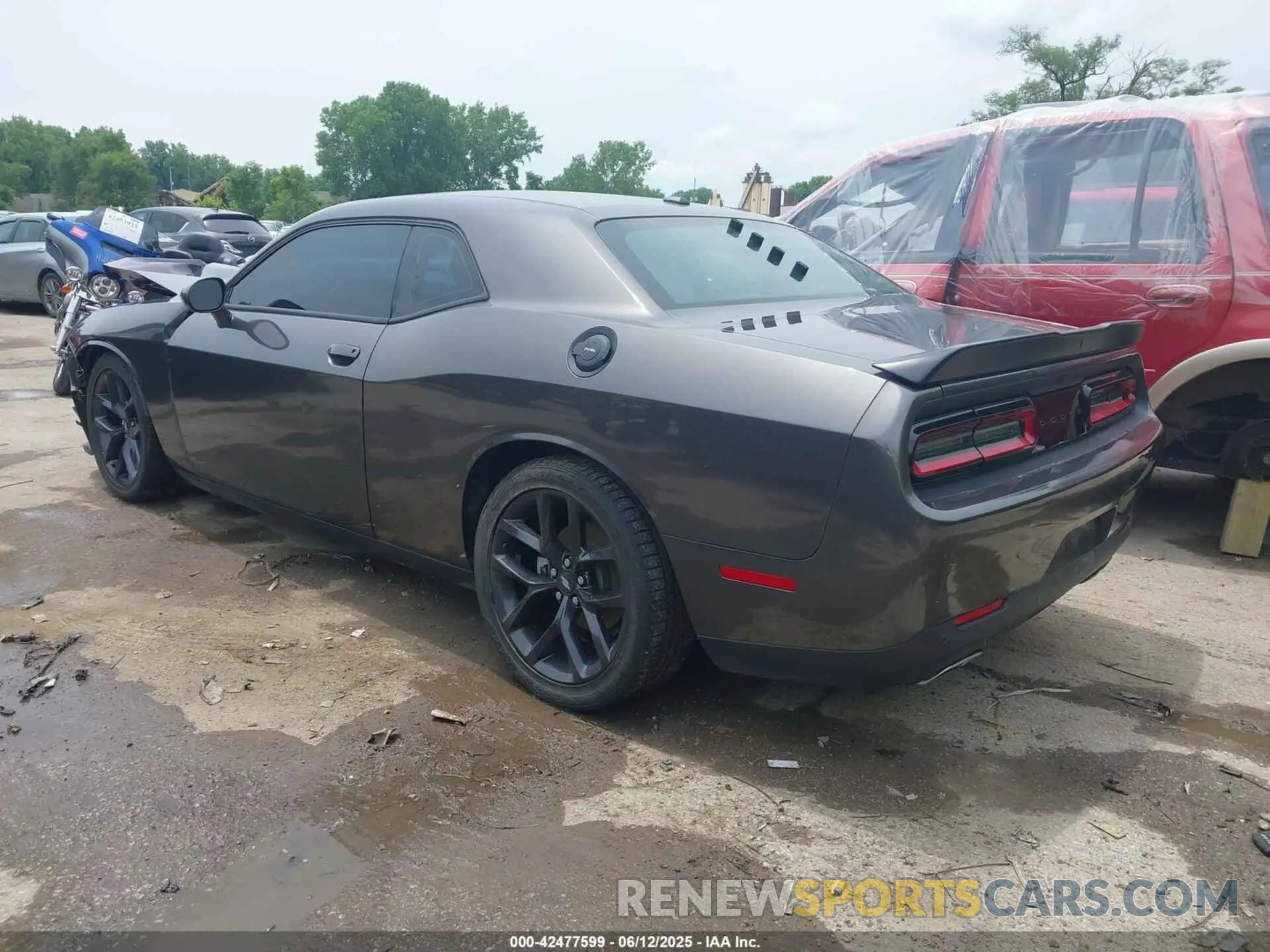 3 Photograph of a damaged car 2C3CDZJG0MH619219 DODGE CHALLENGER 2021