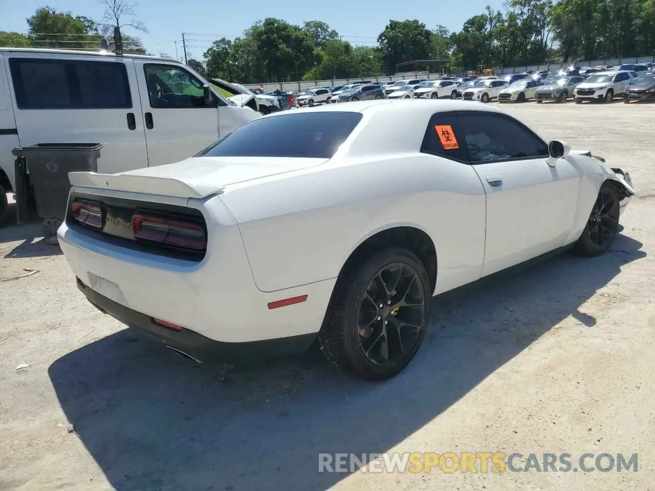 3 Photograph of a damaged car 2C3CDZJG0MH680604 DODGE CHALLENGER 2021