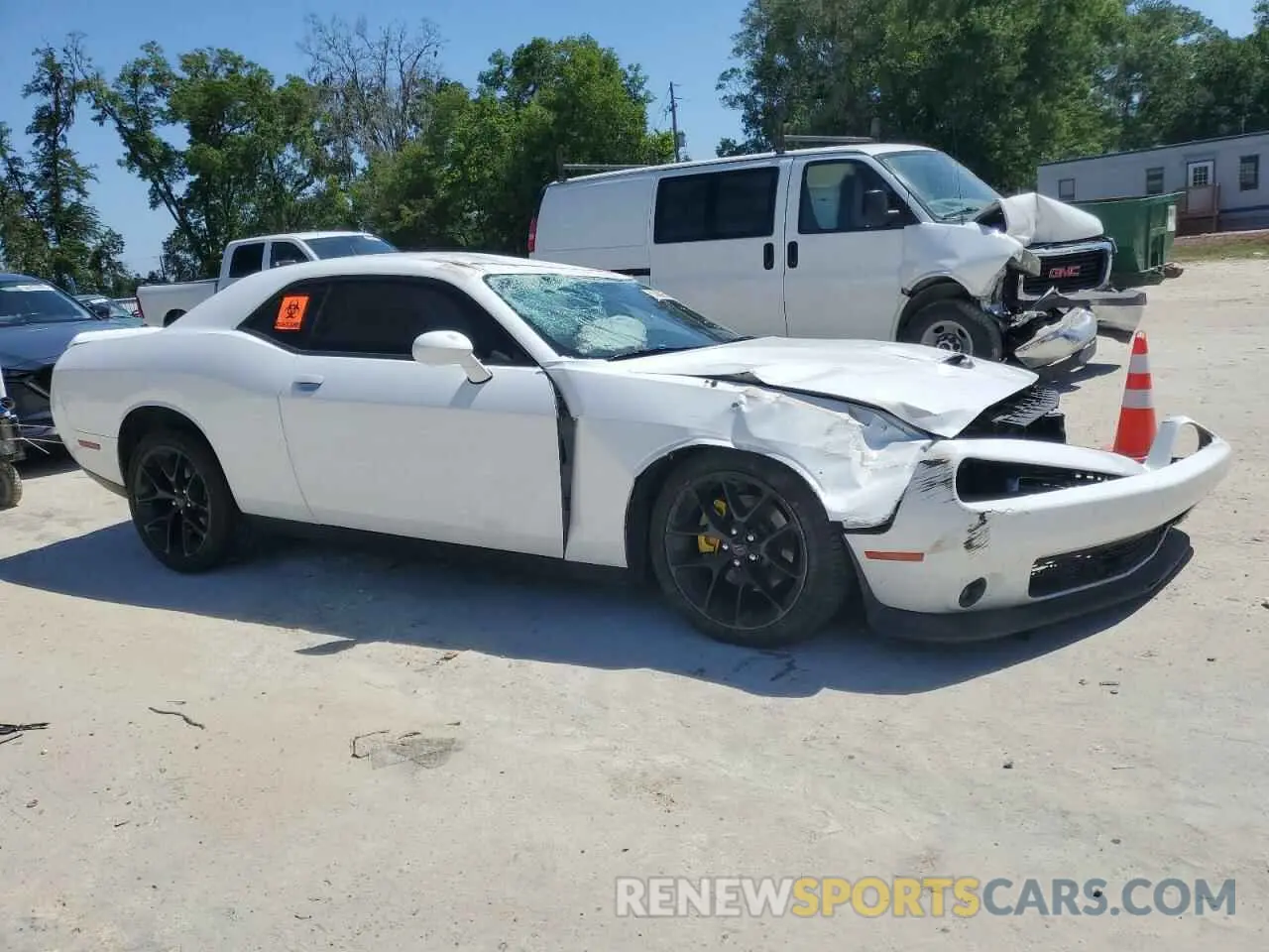 4 Photograph of a damaged car 2C3CDZJG0MH680604 DODGE CHALLENGER 2021