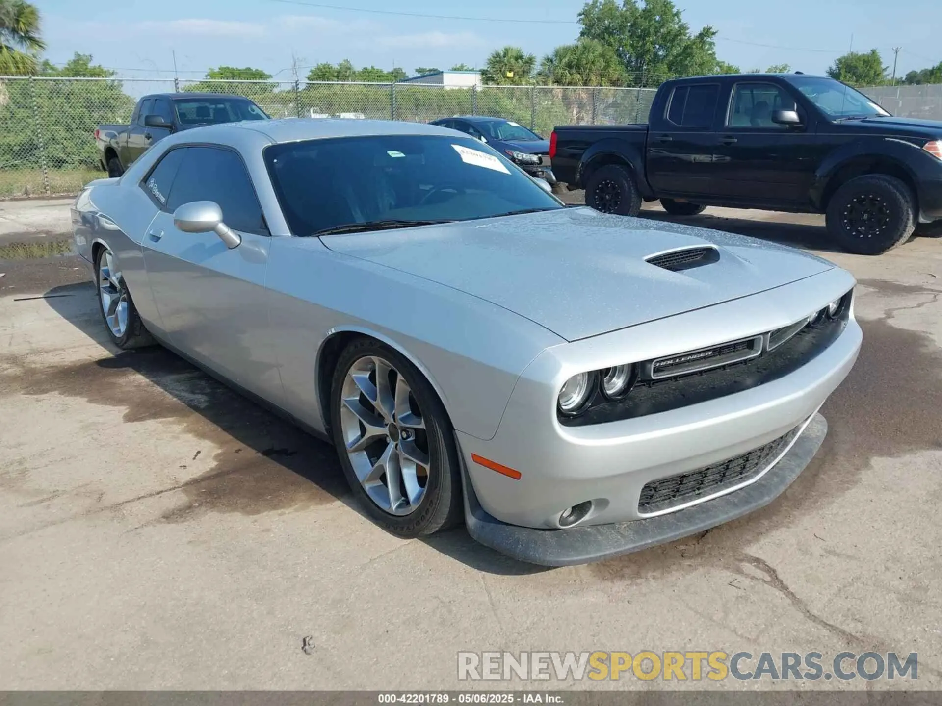1 Photograph of a damaged car 2C3CDZJG0MH680845 DODGE CHALLENGER 2021
