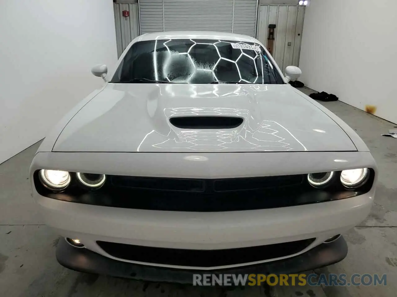 5 Photograph of a damaged car 2C3CDZJG2MH583808 DODGE CHALLENGER 2021
