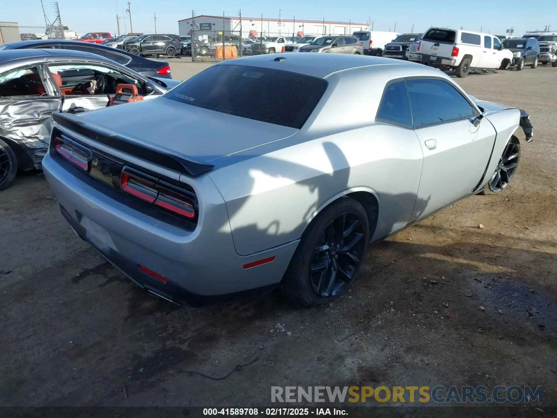 4 Photograph of a damaged car 2C3CDZJG3MH567634 DODGE CHALLENGER 2021