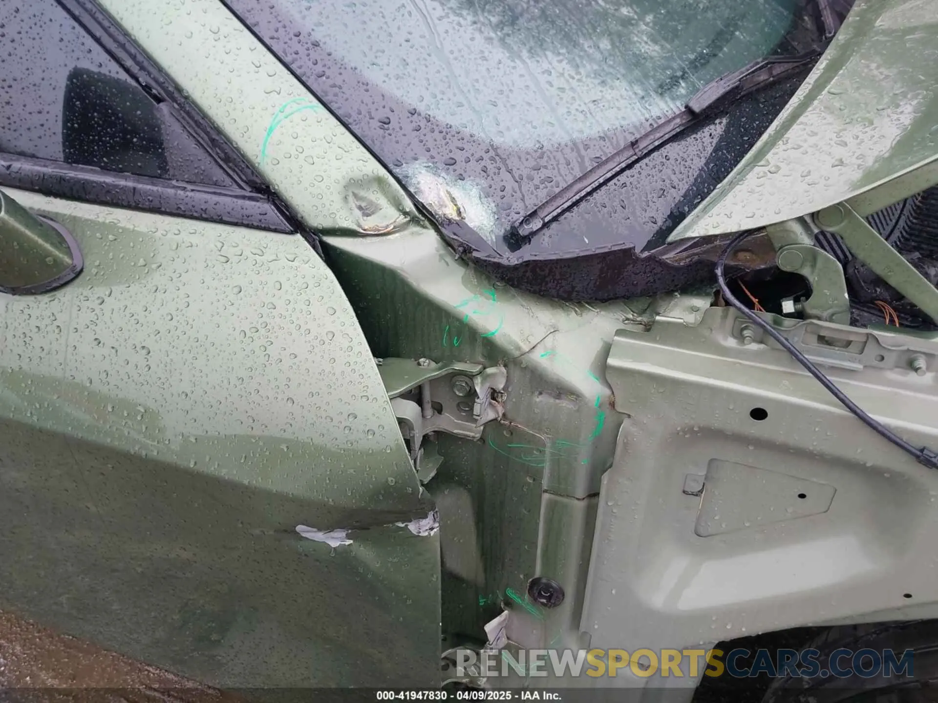 18 Photograph of a damaged car 2C3CDZJG5MH600276 DODGE CHALLENGER 2021