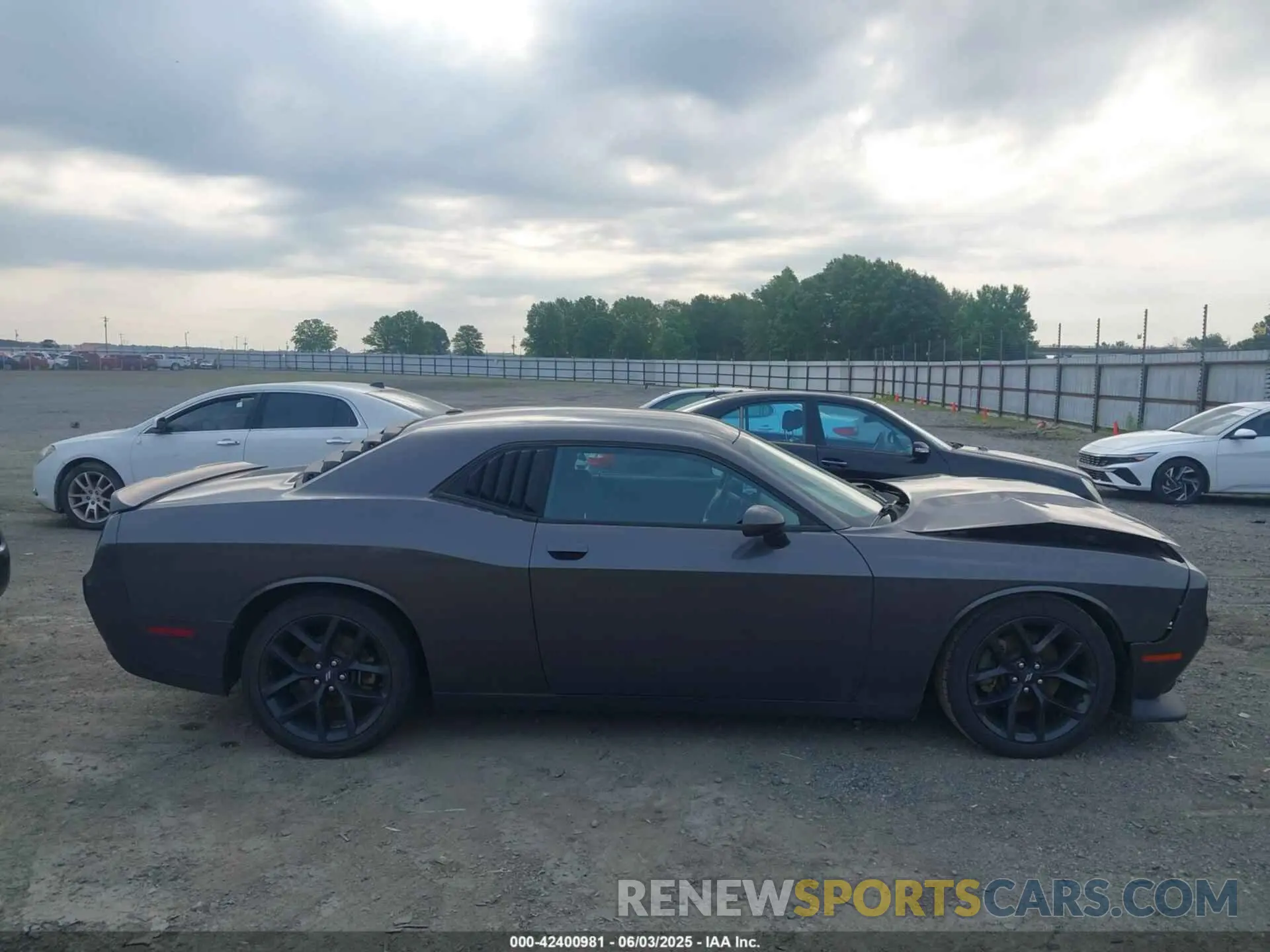 14 Photograph of a damaged car 2C3CDZJG6MH576750 DODGE CHALLENGER 2021