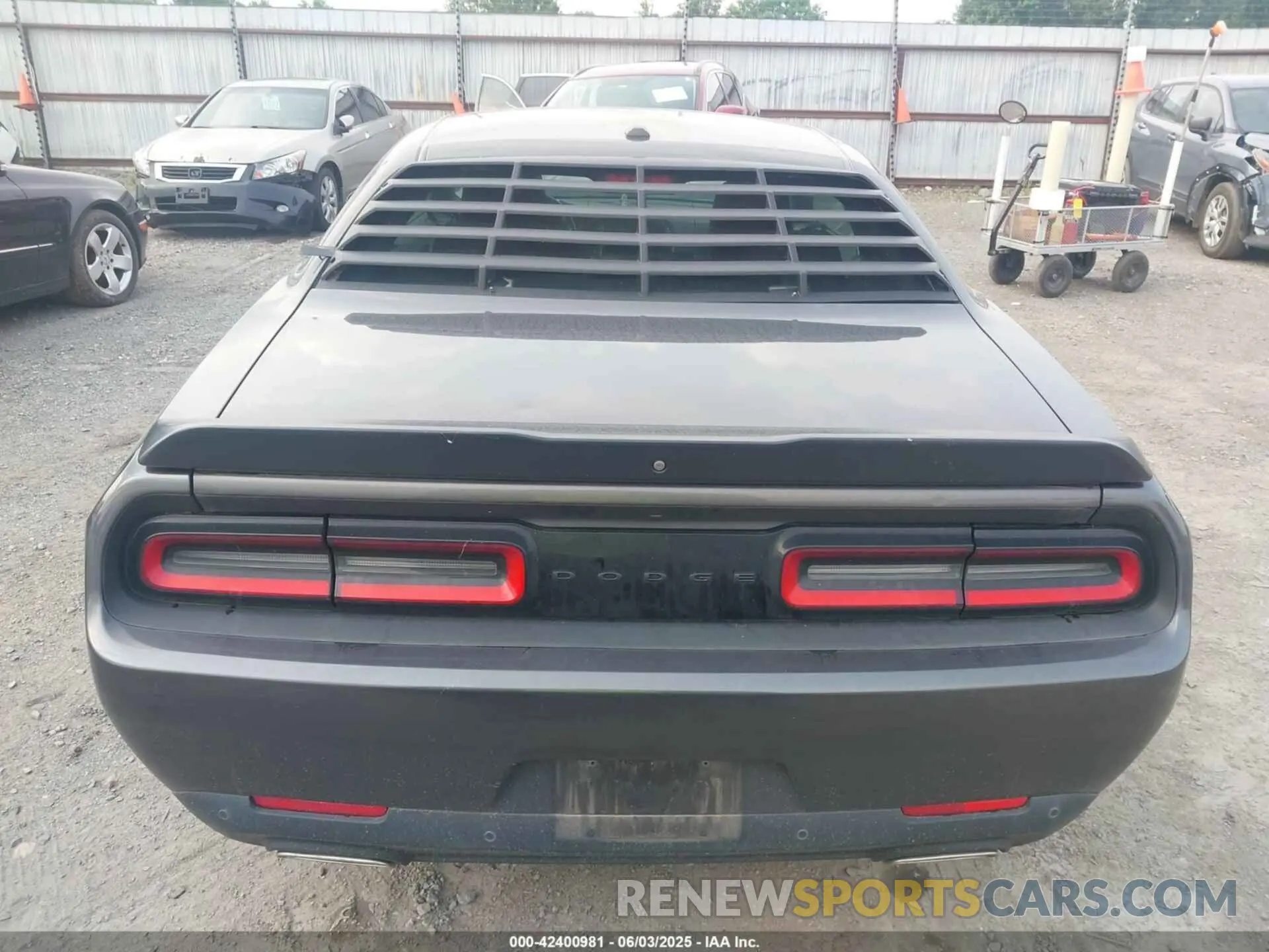 17 Photograph of a damaged car 2C3CDZJG6MH576750 DODGE CHALLENGER 2021