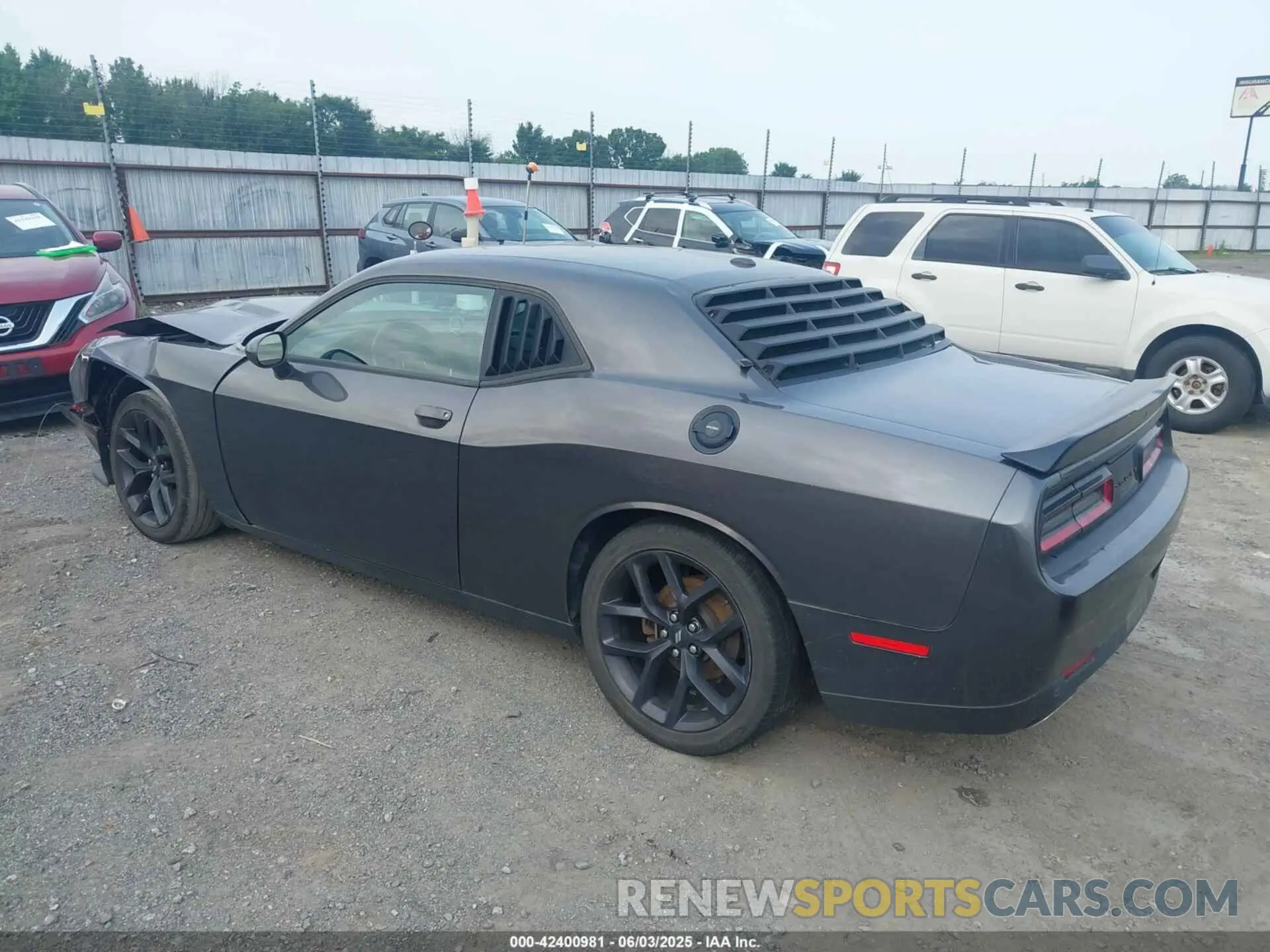3 Photograph of a damaged car 2C3CDZJG6MH576750 DODGE CHALLENGER 2021