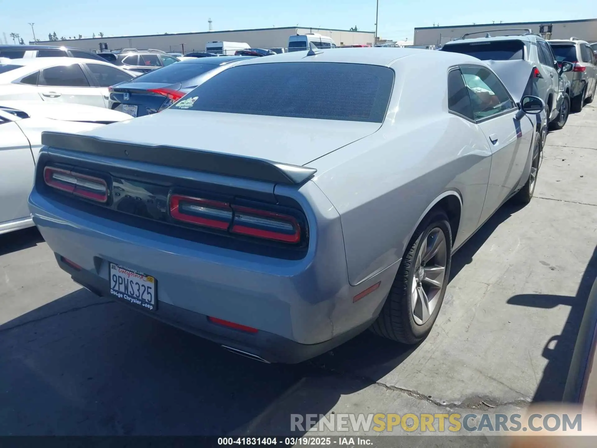 4 Photograph of a damaged car 2C3CDZJG9MH583742 DODGE CHALLENGER 2021