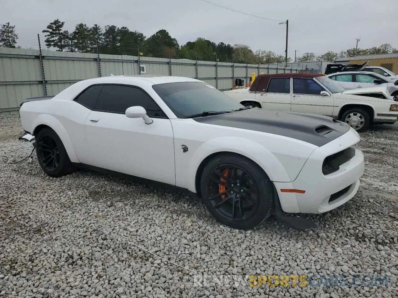 4 Photograph of a damaged car 2C3CDZL95MH520801 DODGE CHALLENGER 2021