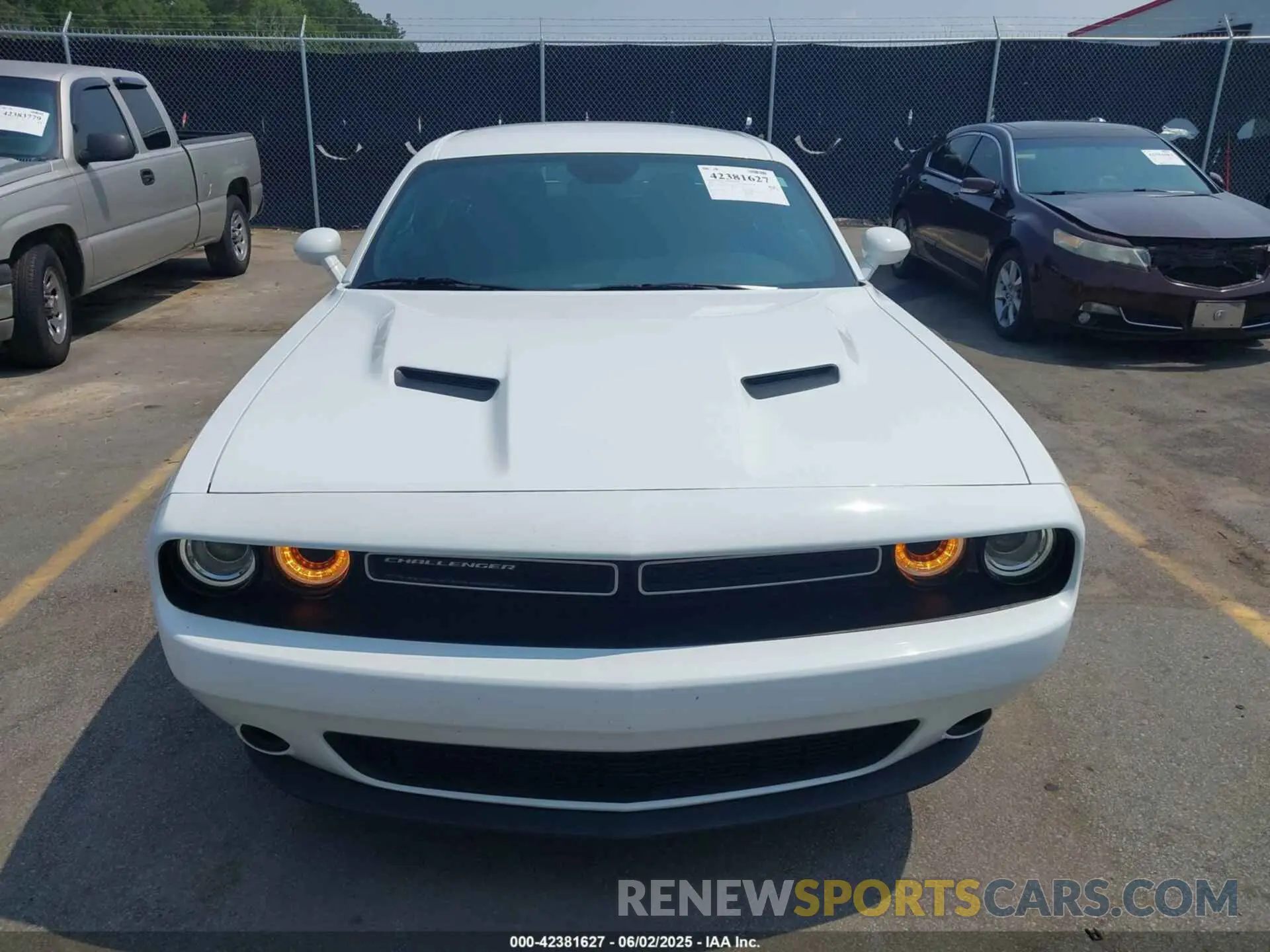 12 Photograph of a damaged car 2C3CDZAG0NH260438 DODGE CHALLENGER 2022