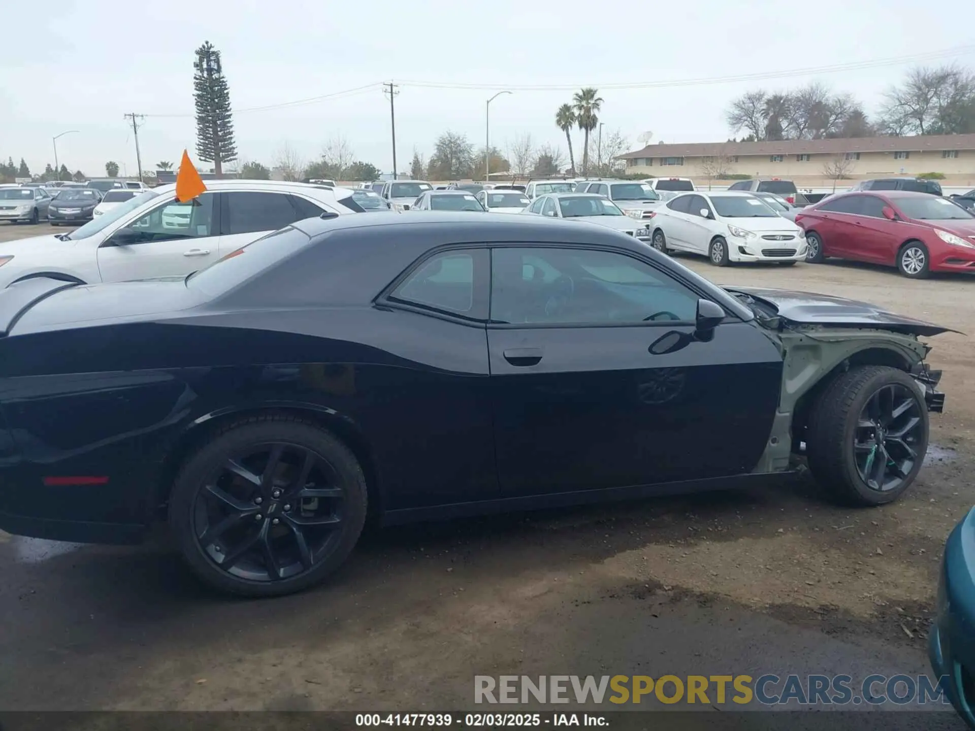 14 Photograph of a damaged car 2C3CDZAG5NH151666 DODGE CHALLENGER 2022