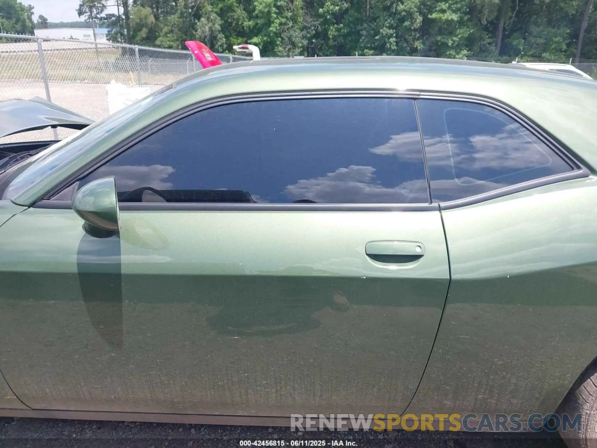 14 Photograph of a damaged car 2C3CDZAG5NH188068 DODGE CHALLENGER 2022