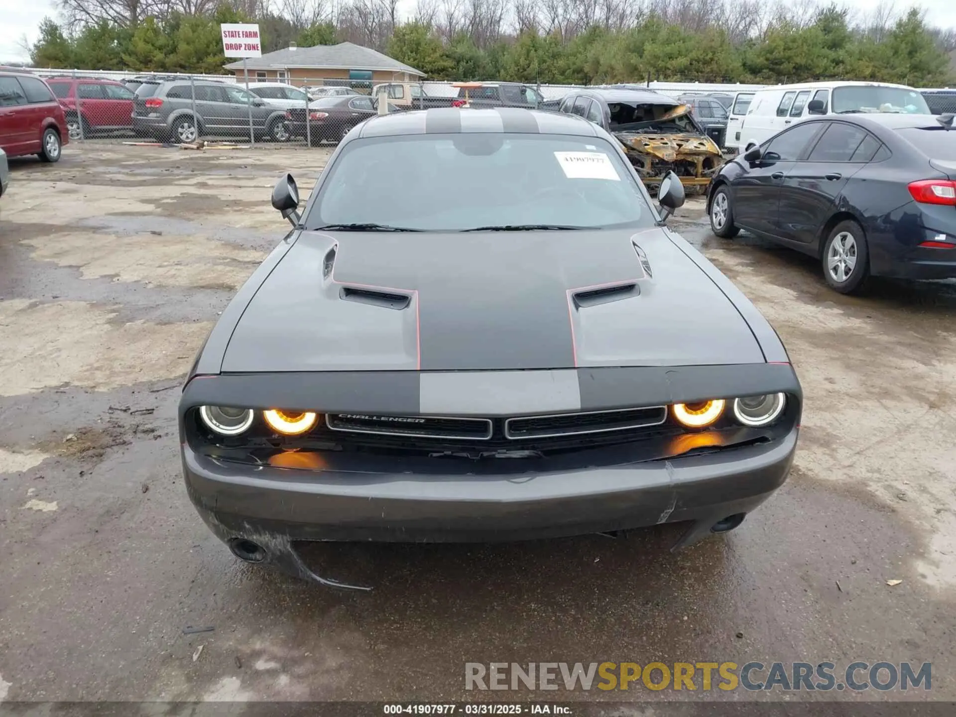 13 Photograph of a damaged car 2C3CDZAG5NH211347 DODGE CHALLENGER 2022