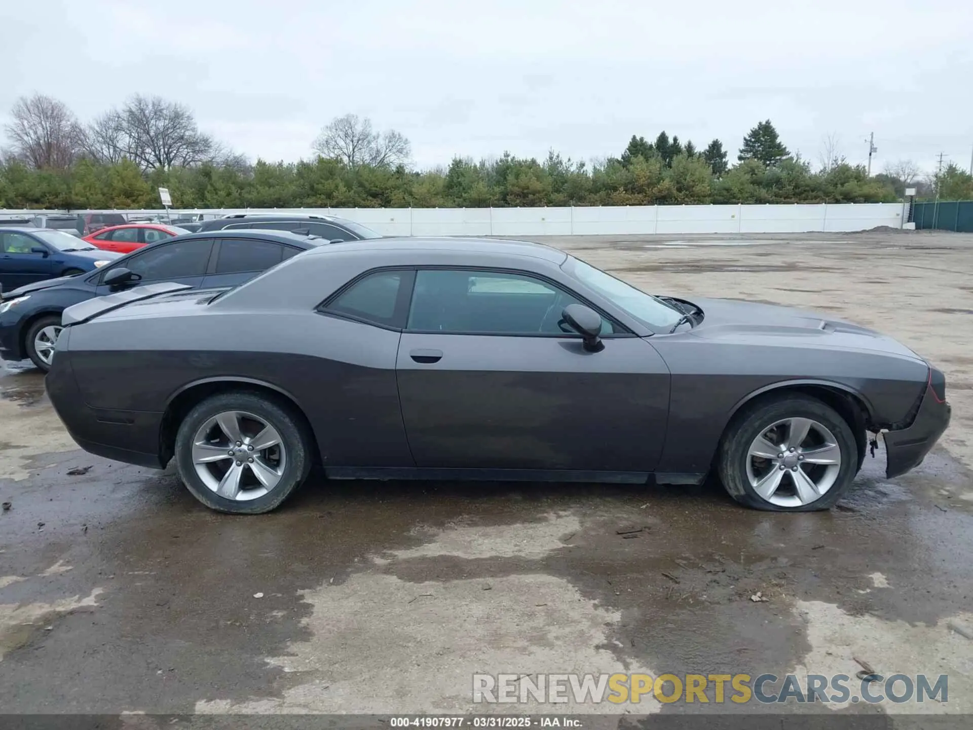 14 Photograph of a damaged car 2C3CDZAG5NH211347 DODGE CHALLENGER 2022