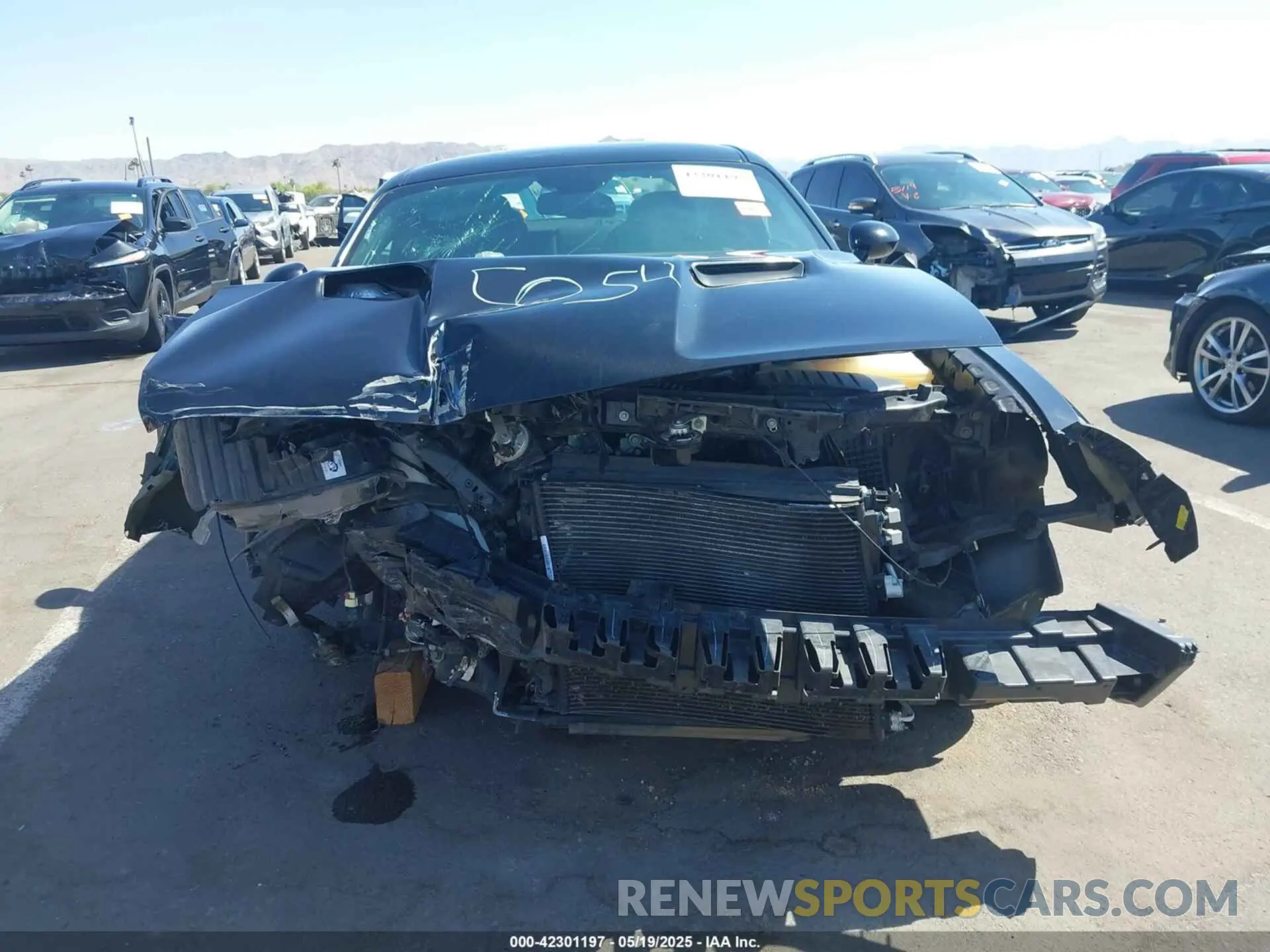 11 Photograph of a damaged car 2C3CDZAG5NH261164 DODGE CHALLENGER 2022