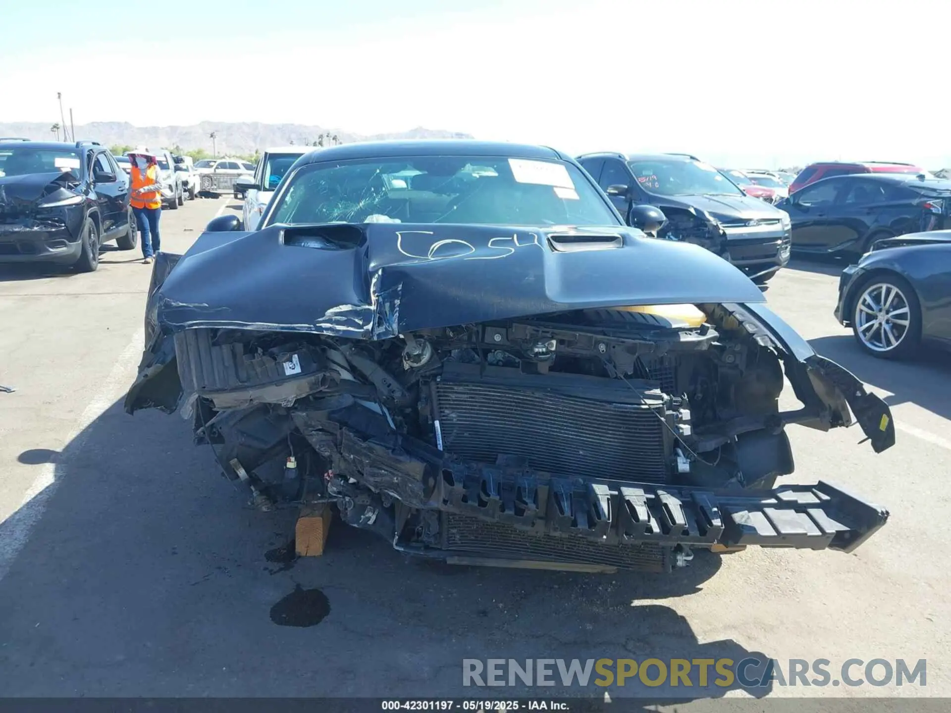 6 Photograph of a damaged car 2C3CDZAG5NH261164 DODGE CHALLENGER 2022