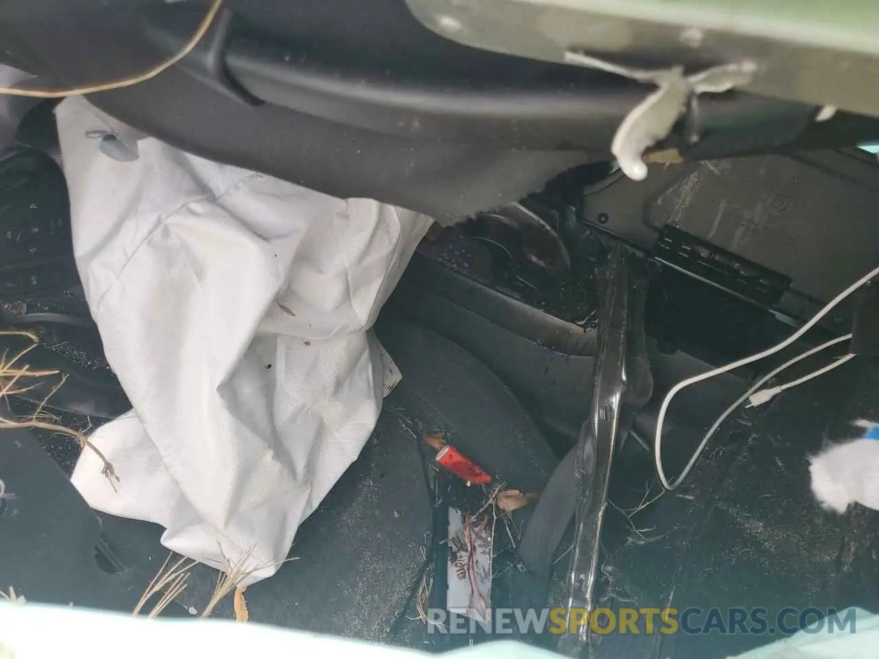 8 Photograph of a damaged car 2C3CDZAG6NH212359 DODGE CHALLENGER 2022