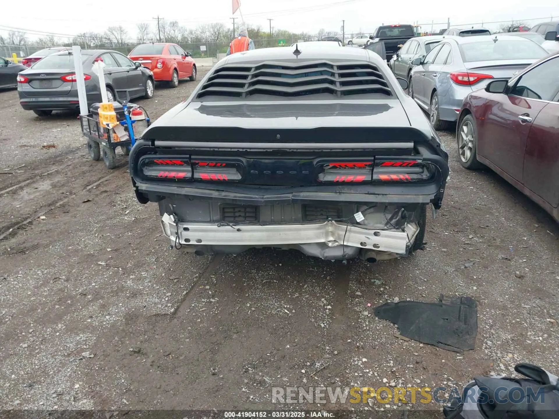 17 Photograph of a damaged car 2C3CDZAG8NH148969 DODGE CHALLENGER 2022