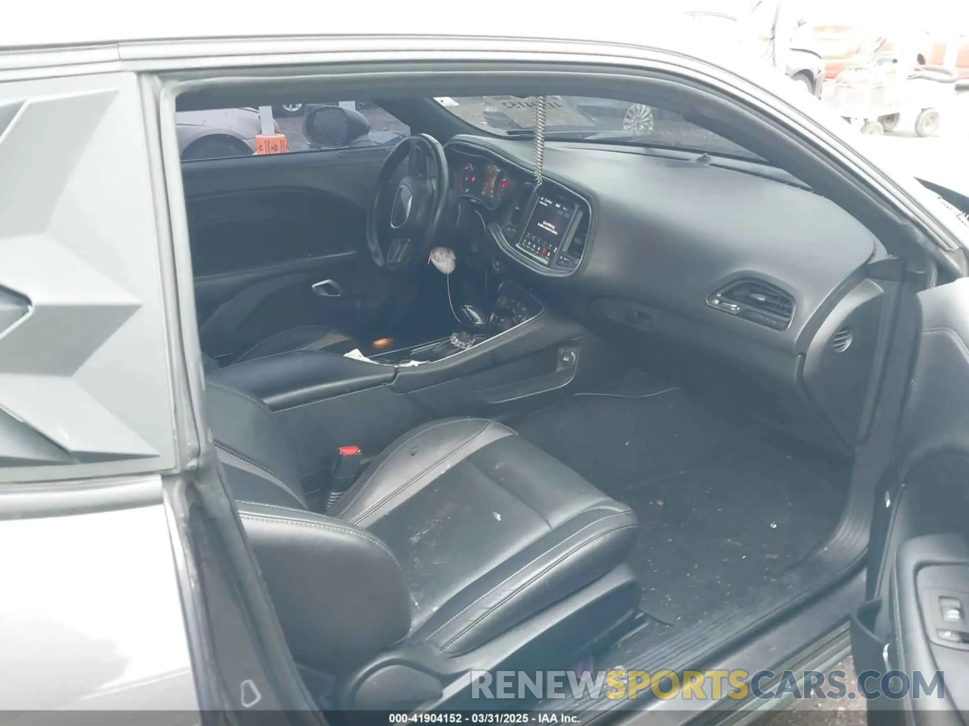 5 Photograph of a damaged car 2C3CDZAG8NH148969 DODGE CHALLENGER 2022