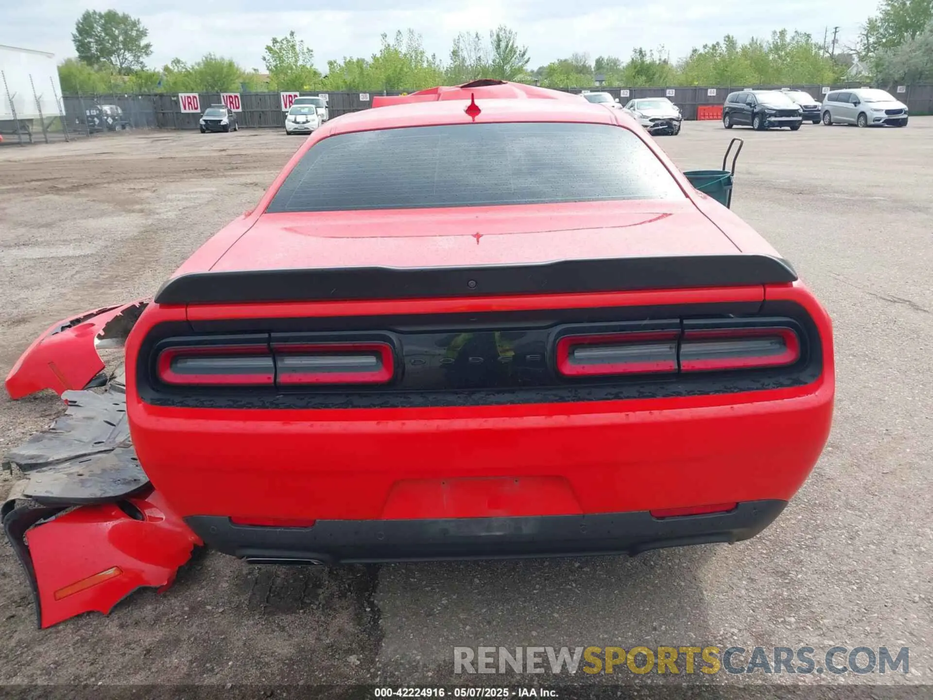 17 Photograph of a damaged car 2C3CDZBT0NH234000 DODGE CHALLENGER 2022