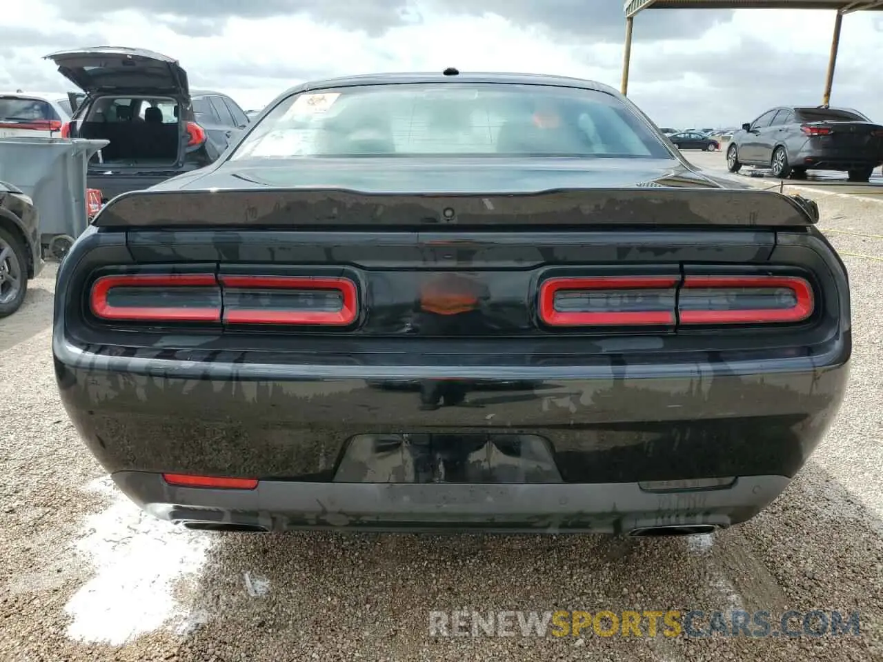 6 Photograph of a damaged car 2C3CDZBT2NH131869 DODGE CHALLENGER 2022
