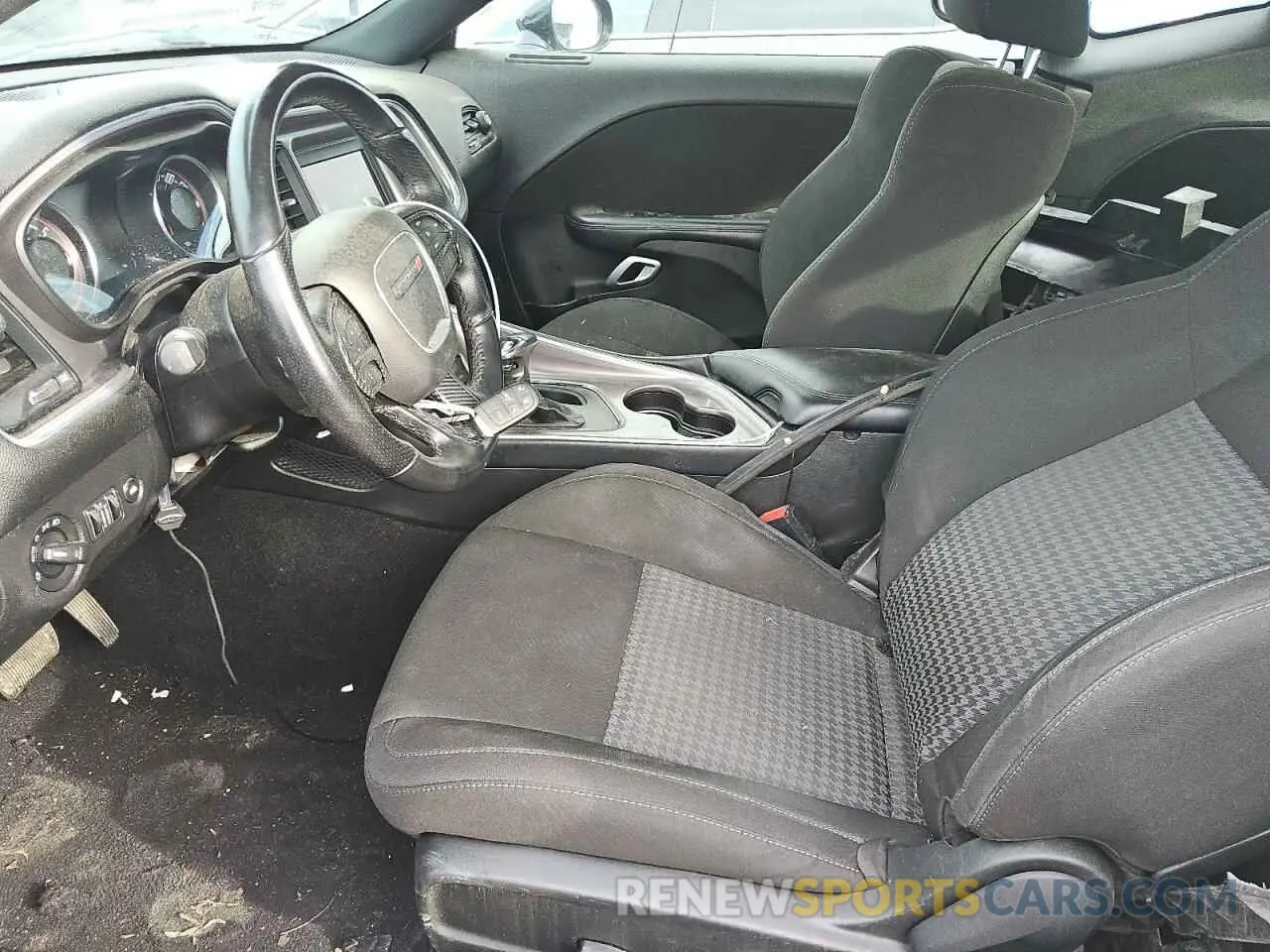 7 Photograph of a damaged car 2C3CDZBT2NH131869 DODGE CHALLENGER 2022