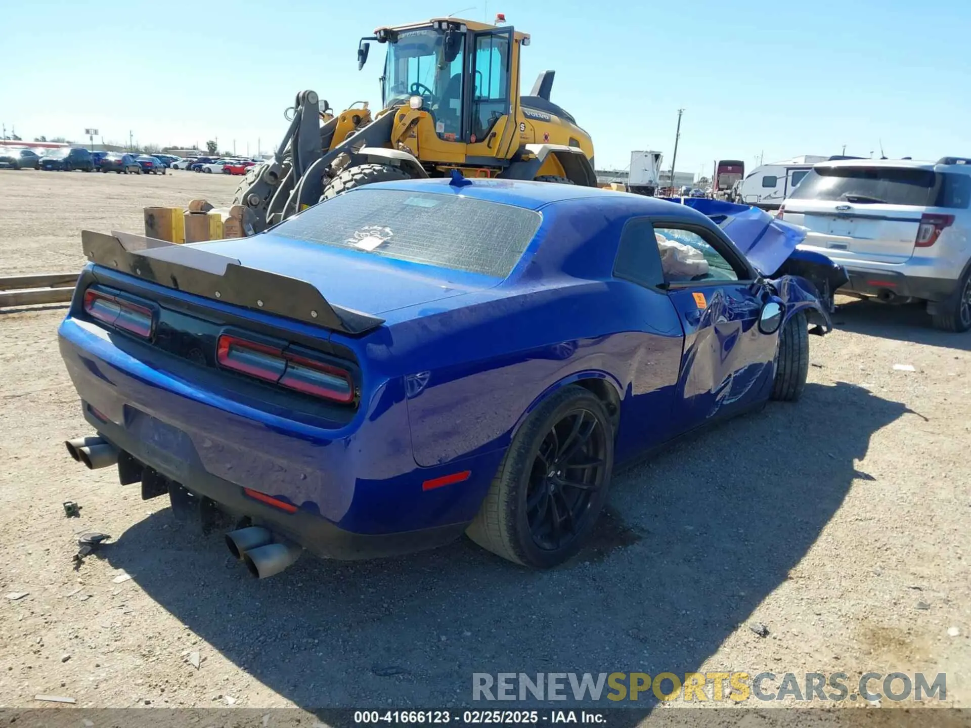 4 Photograph of a damaged car 2C3CDZBT2NH185513 DODGE CHALLENGER 2022