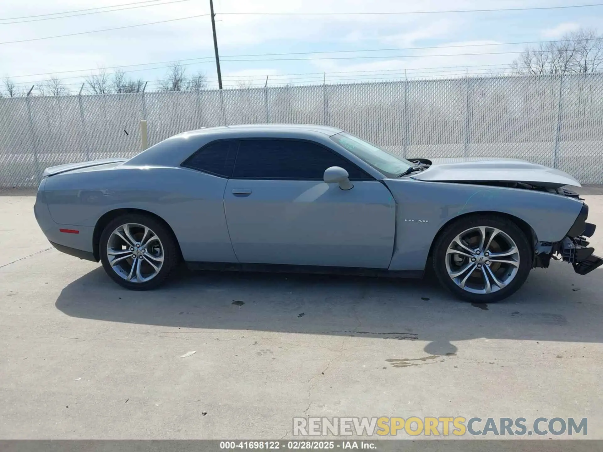 13 Photograph of a damaged car 2C3CDZBT2NH200284 DODGE CHALLENGER 2022