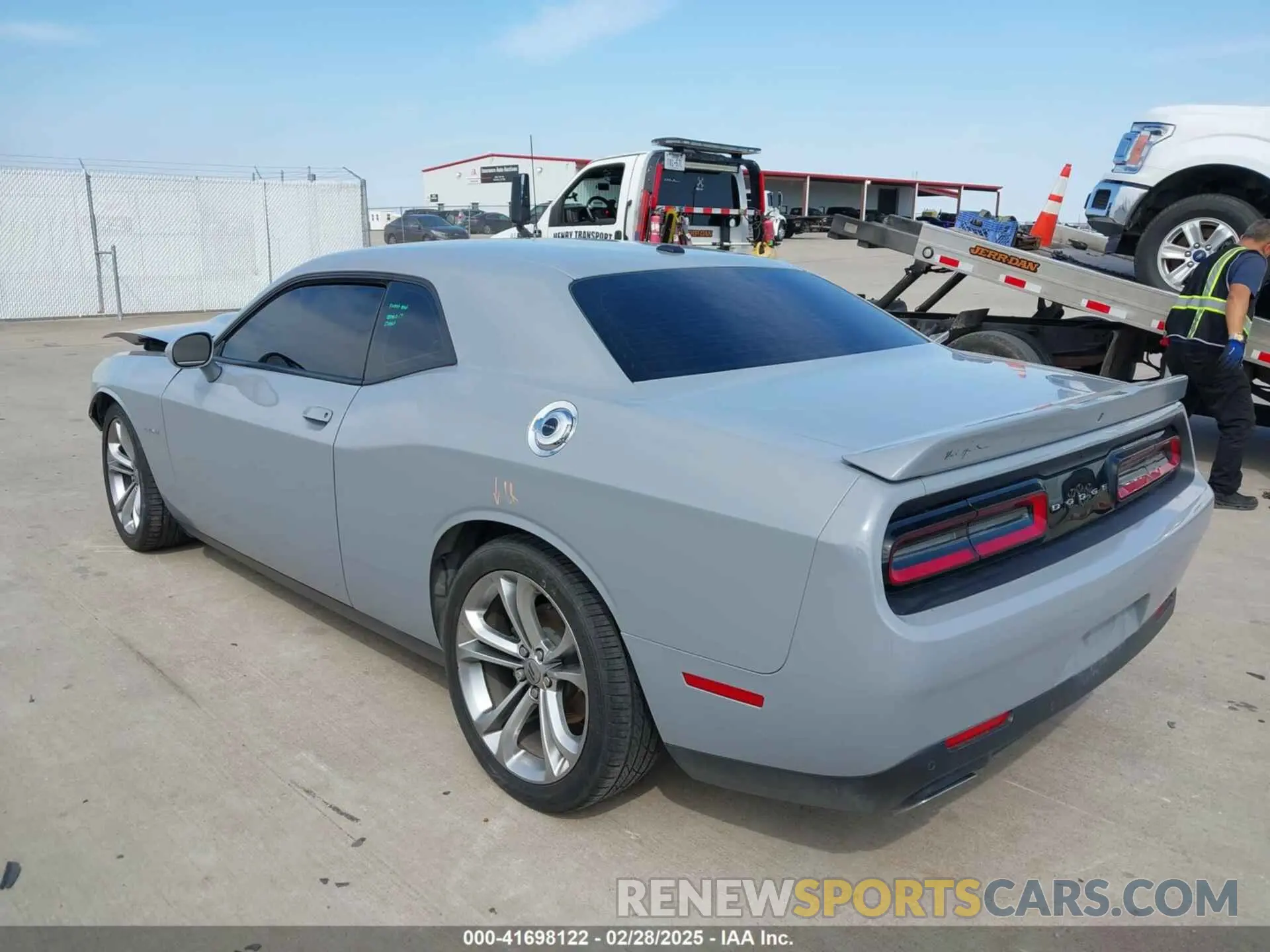 3 Photograph of a damaged car 2C3CDZBT2NH200284 DODGE CHALLENGER 2022