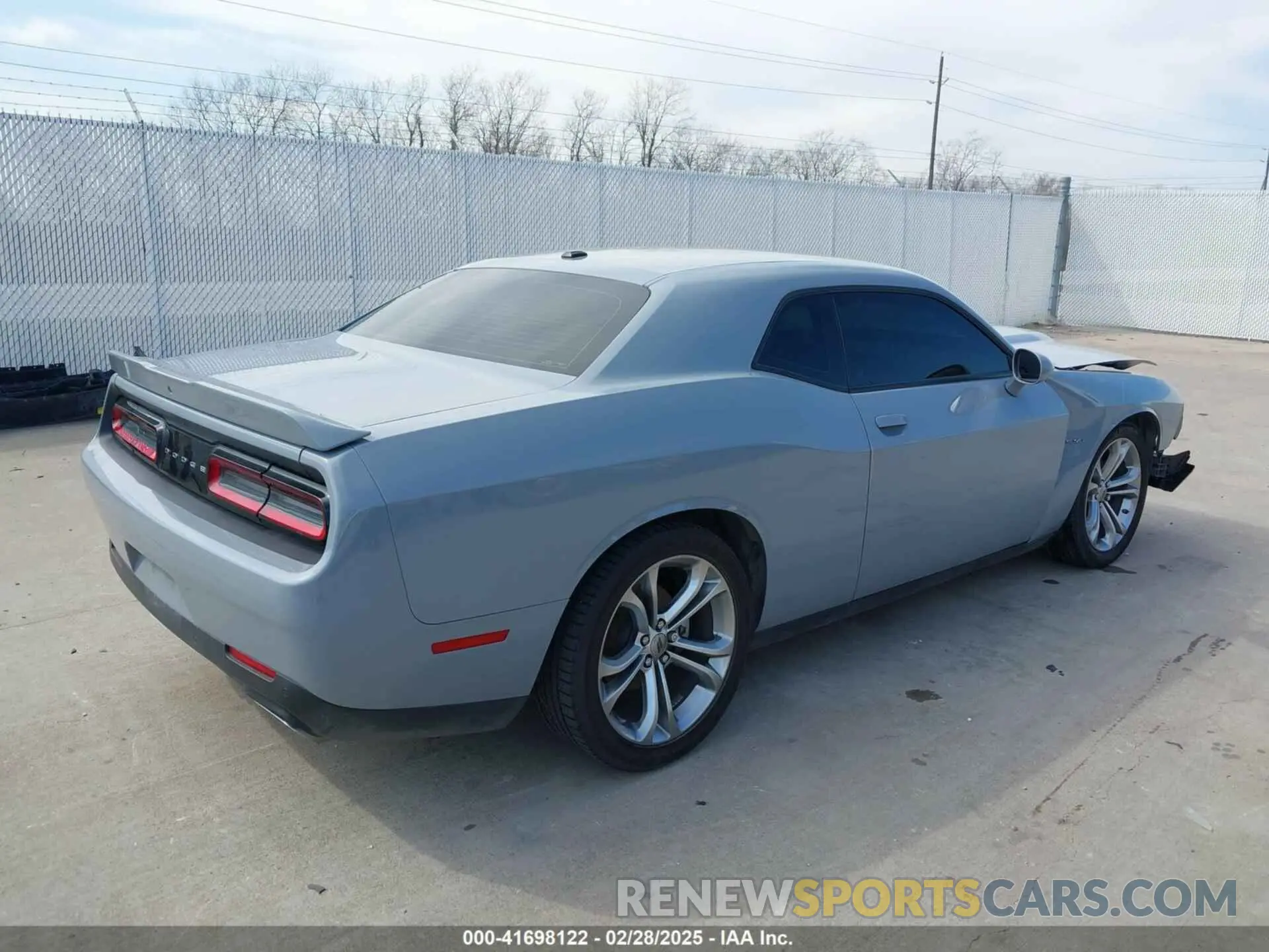 4 Photograph of a damaged car 2C3CDZBT2NH200284 DODGE CHALLENGER 2022