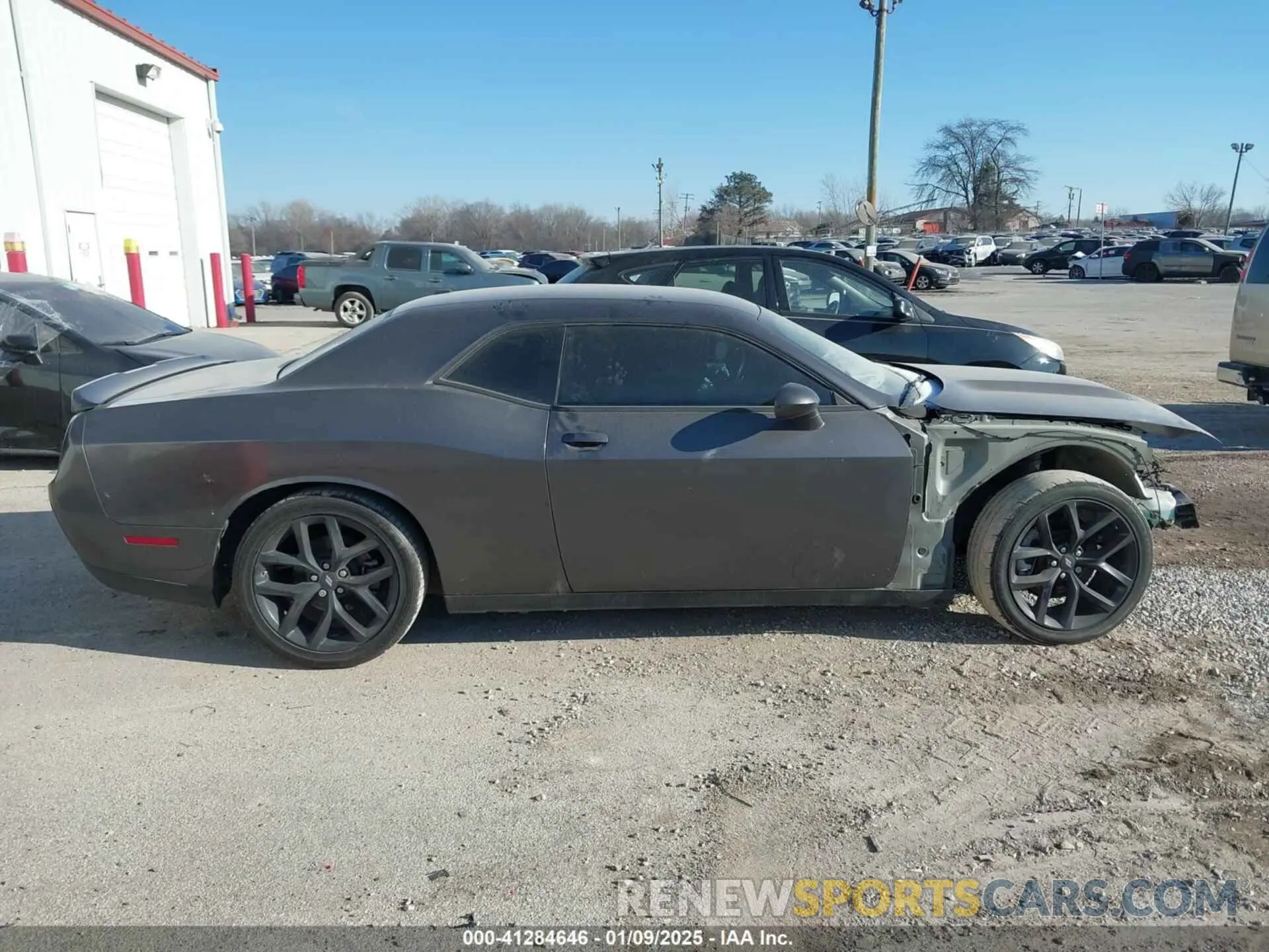 14 Photograph of a damaged car 2C3CDZBT3NH171944 DODGE CHALLENGER 2022