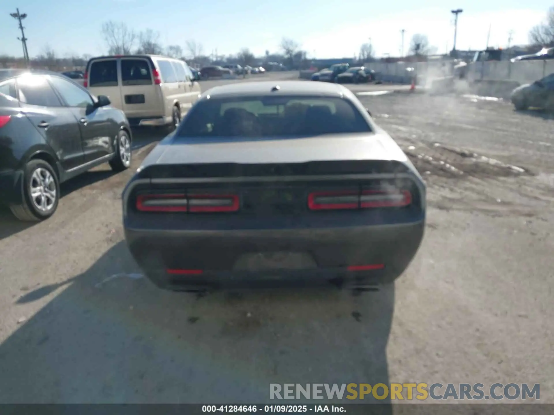 17 Photograph of a damaged car 2C3CDZBT3NH171944 DODGE CHALLENGER 2022