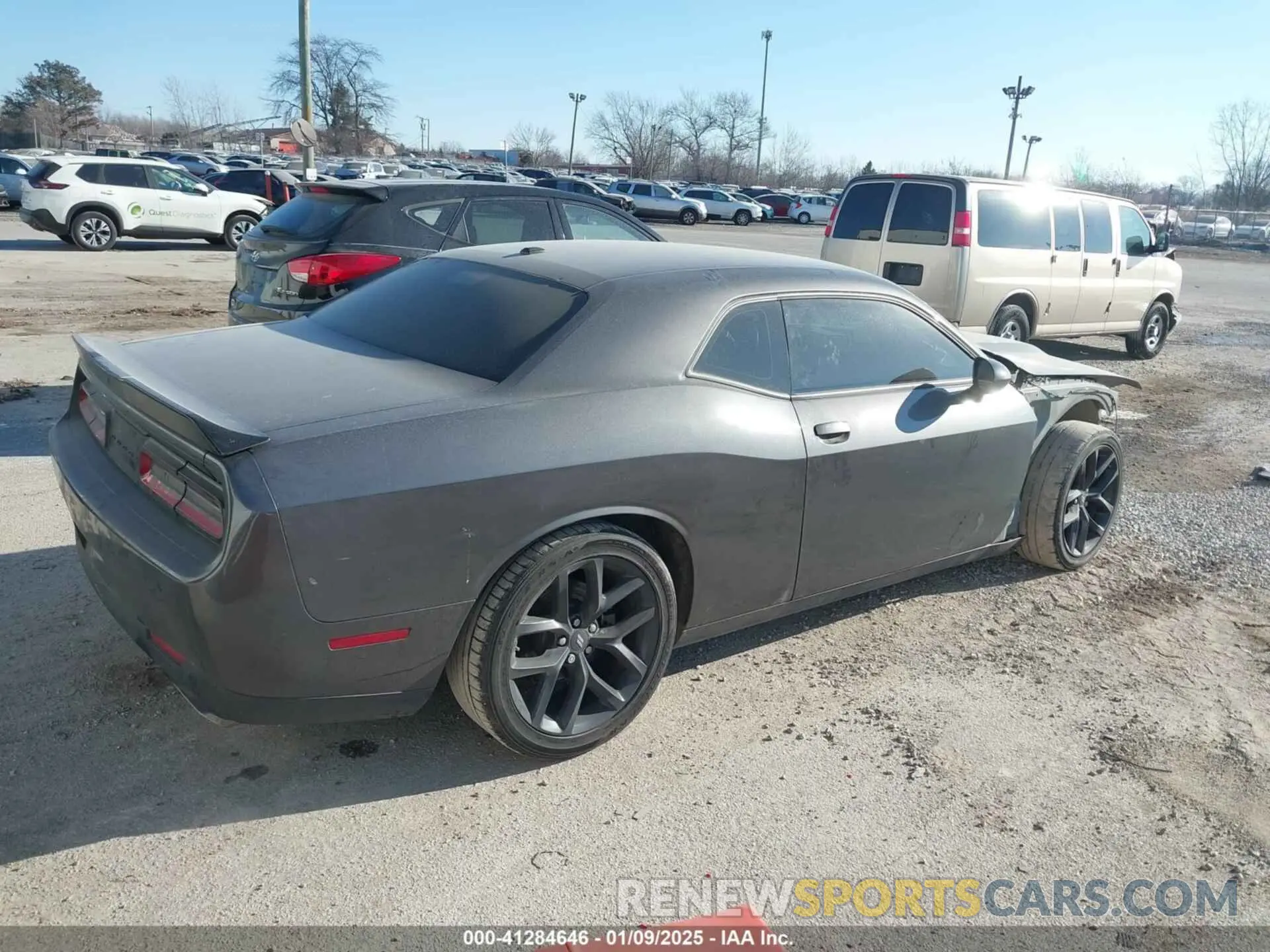 4 Photograph of a damaged car 2C3CDZBT3NH171944 DODGE CHALLENGER 2022