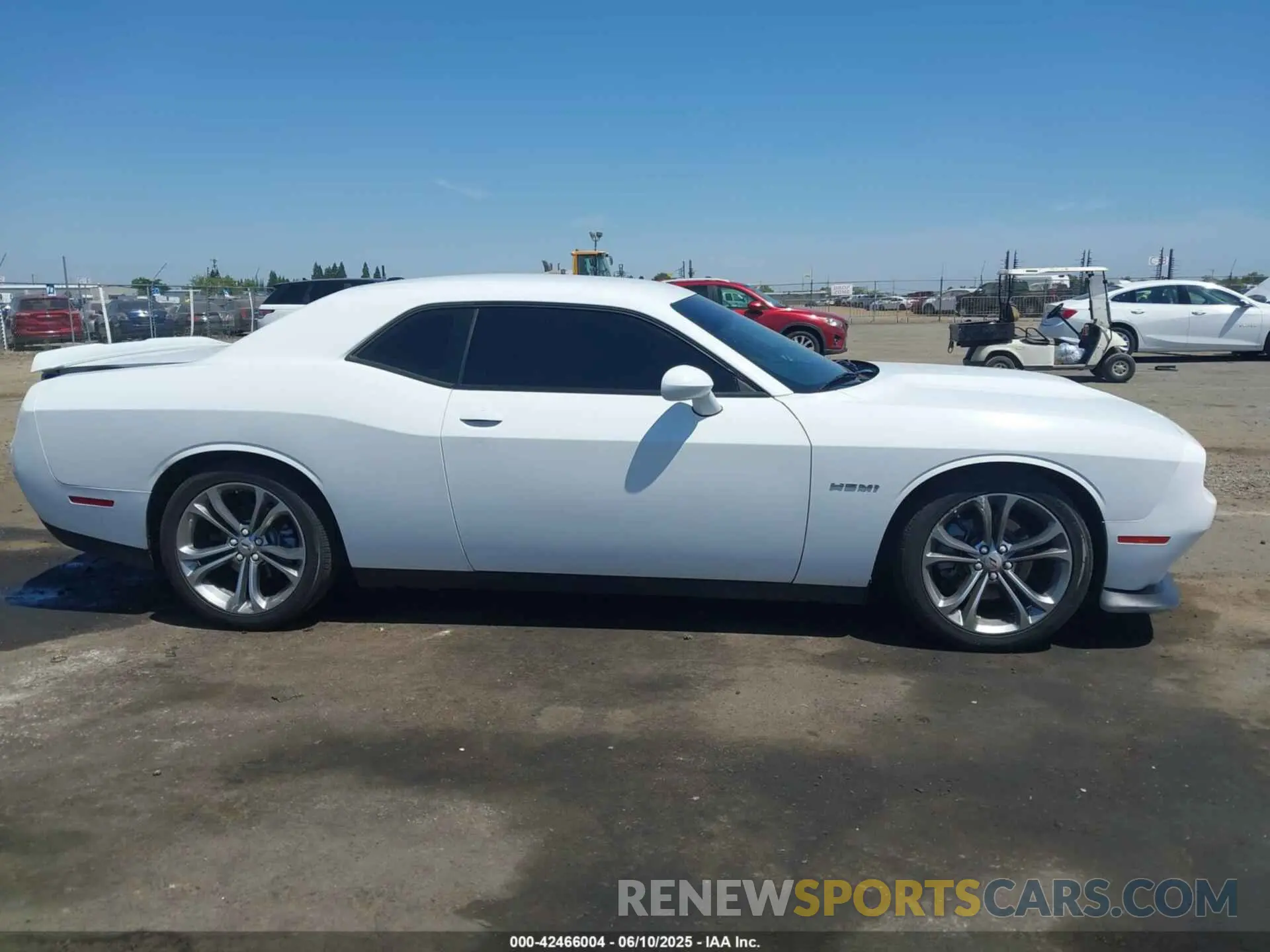 13 Photograph of a damaged car 2C3CDZBT4NH105158 DODGE CHALLENGER 2022